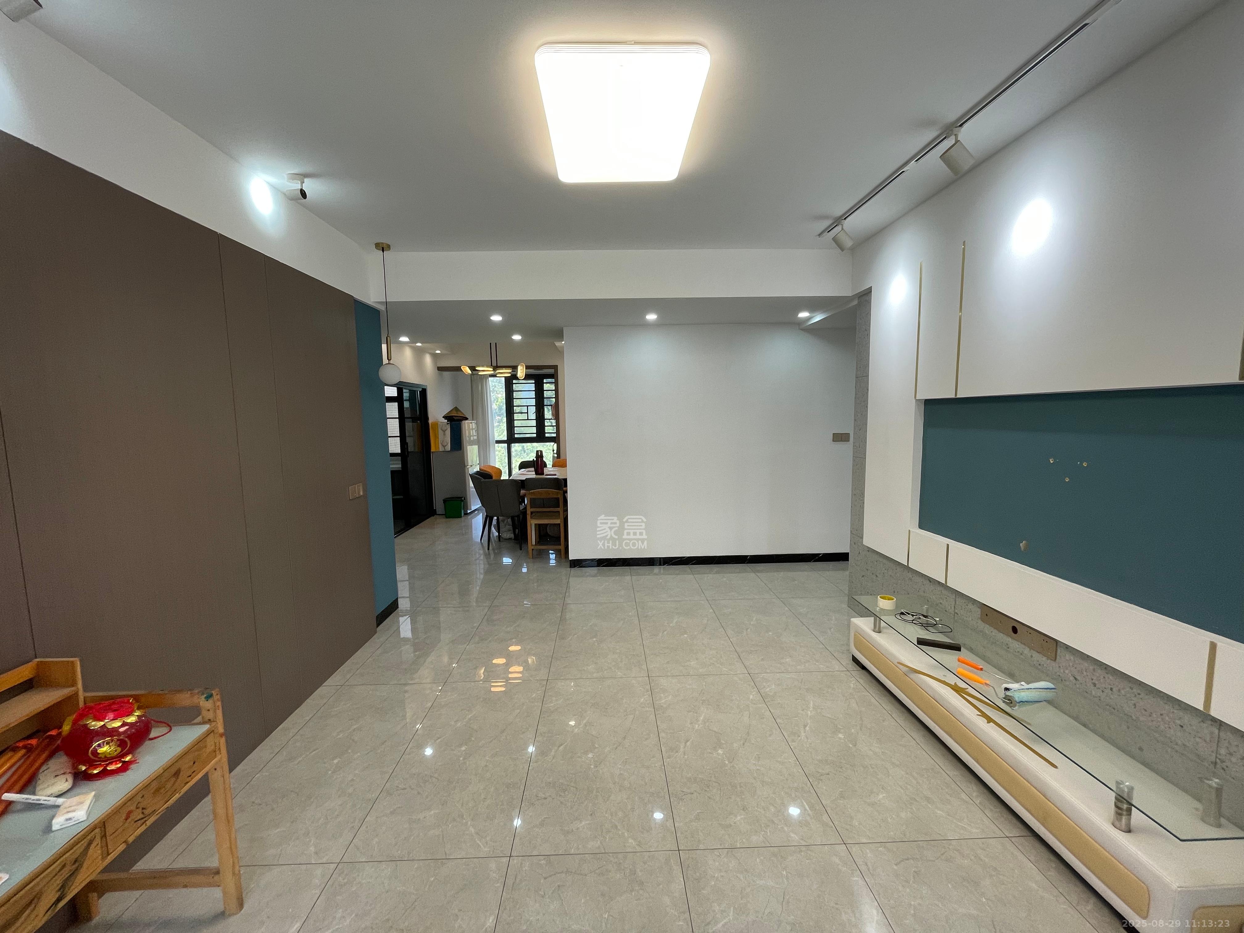 盛景谷山里 3室2厅2卫 2600.00元/月 盛景谷山里 3室2厅2卫 2600.00元/月室内图