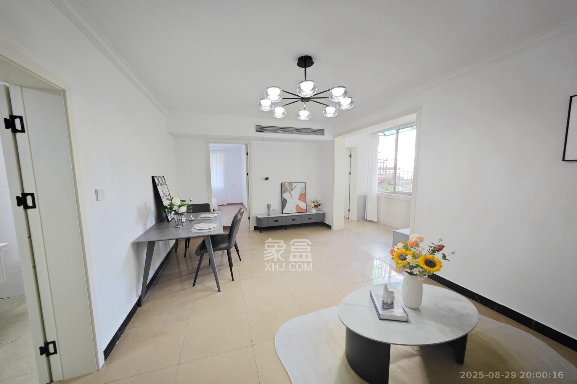 长沙卷烟厂高层小区  2室2厅1卫    49.8万客厅