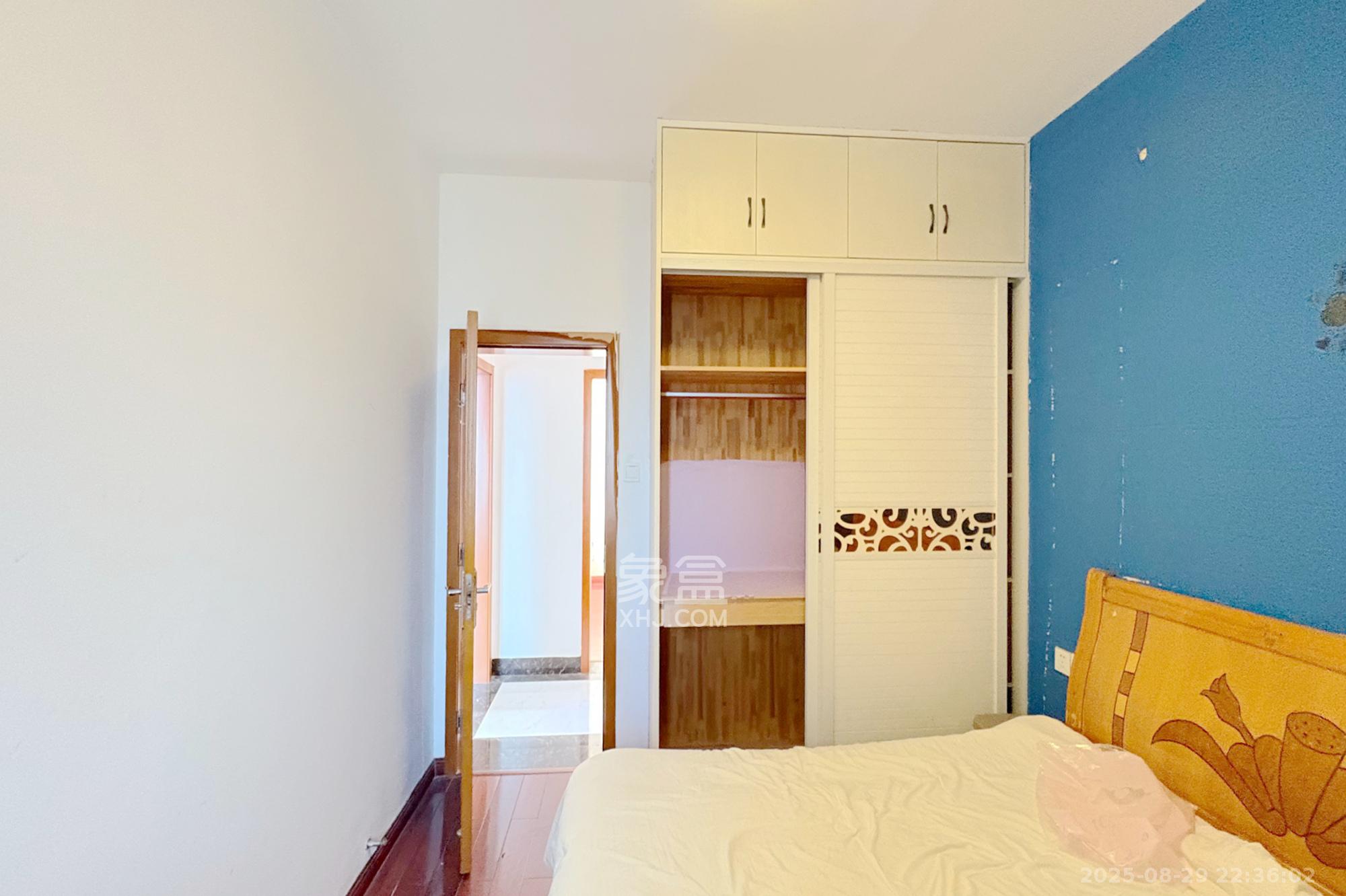 融圣国际  1室2厅1卫    165.0万卧室