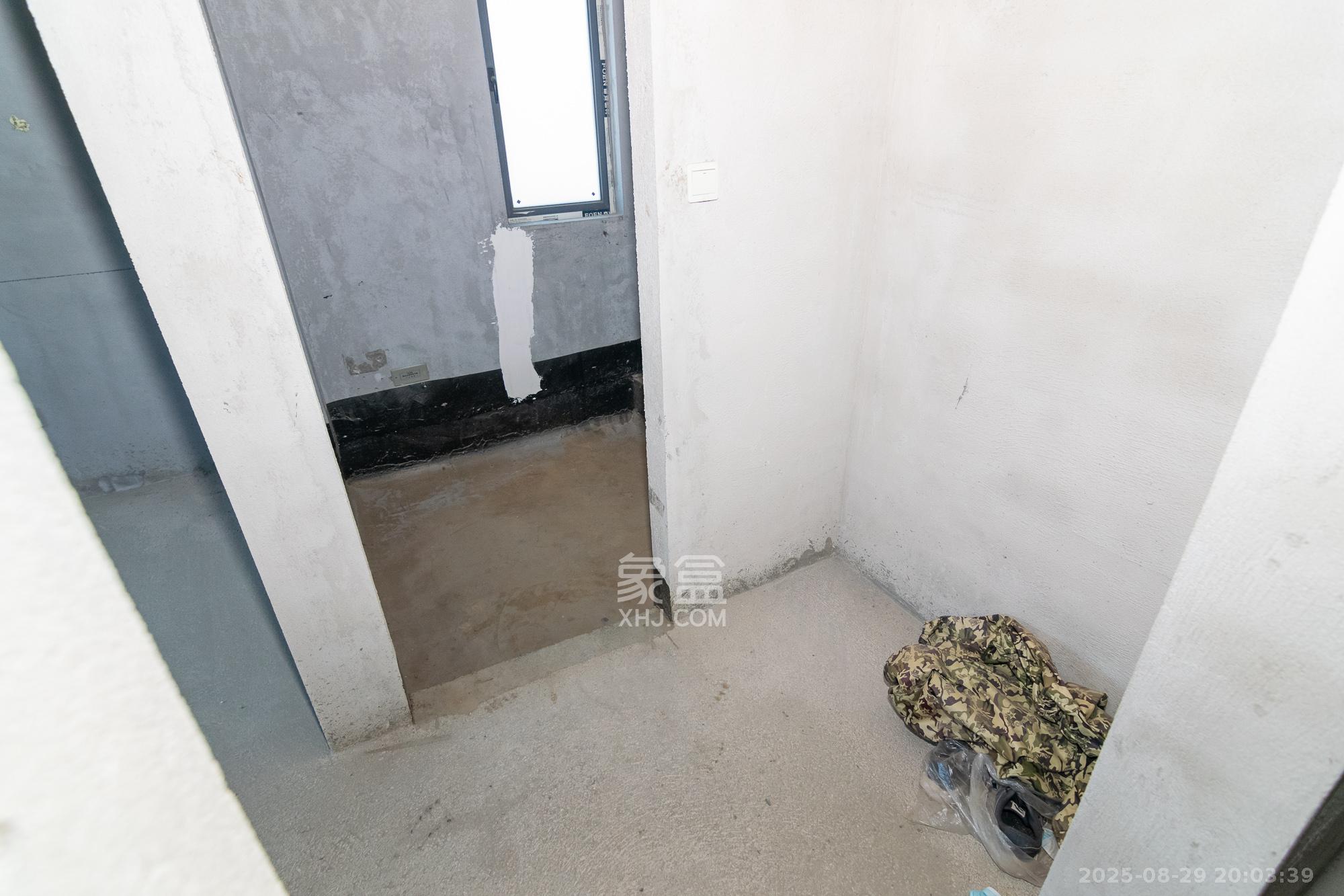 澳海月亮湾  3室2厅2卫    70.0万卫生间