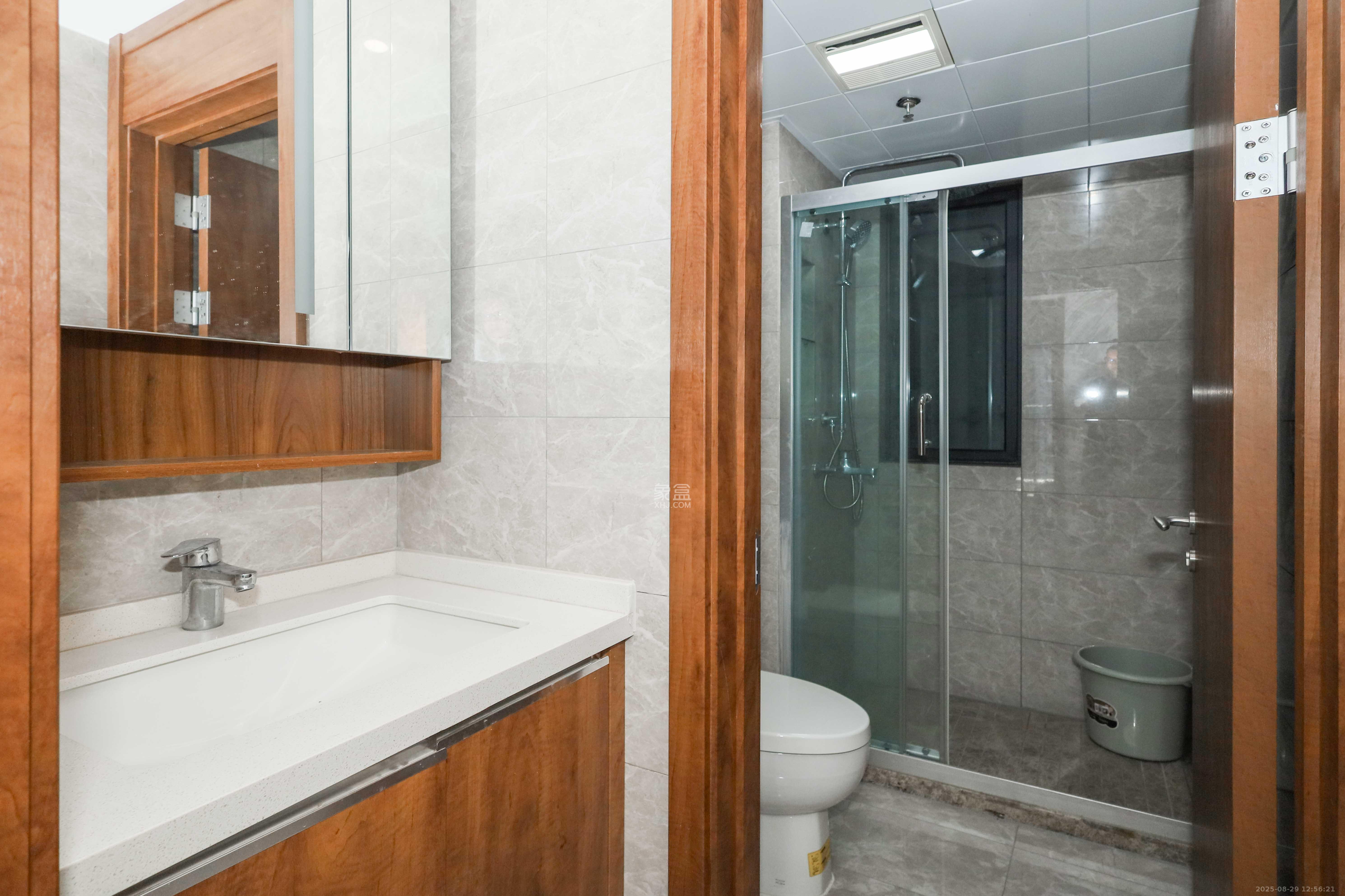 梅溪悦章  3室2厅2卫    145.0万卫生间