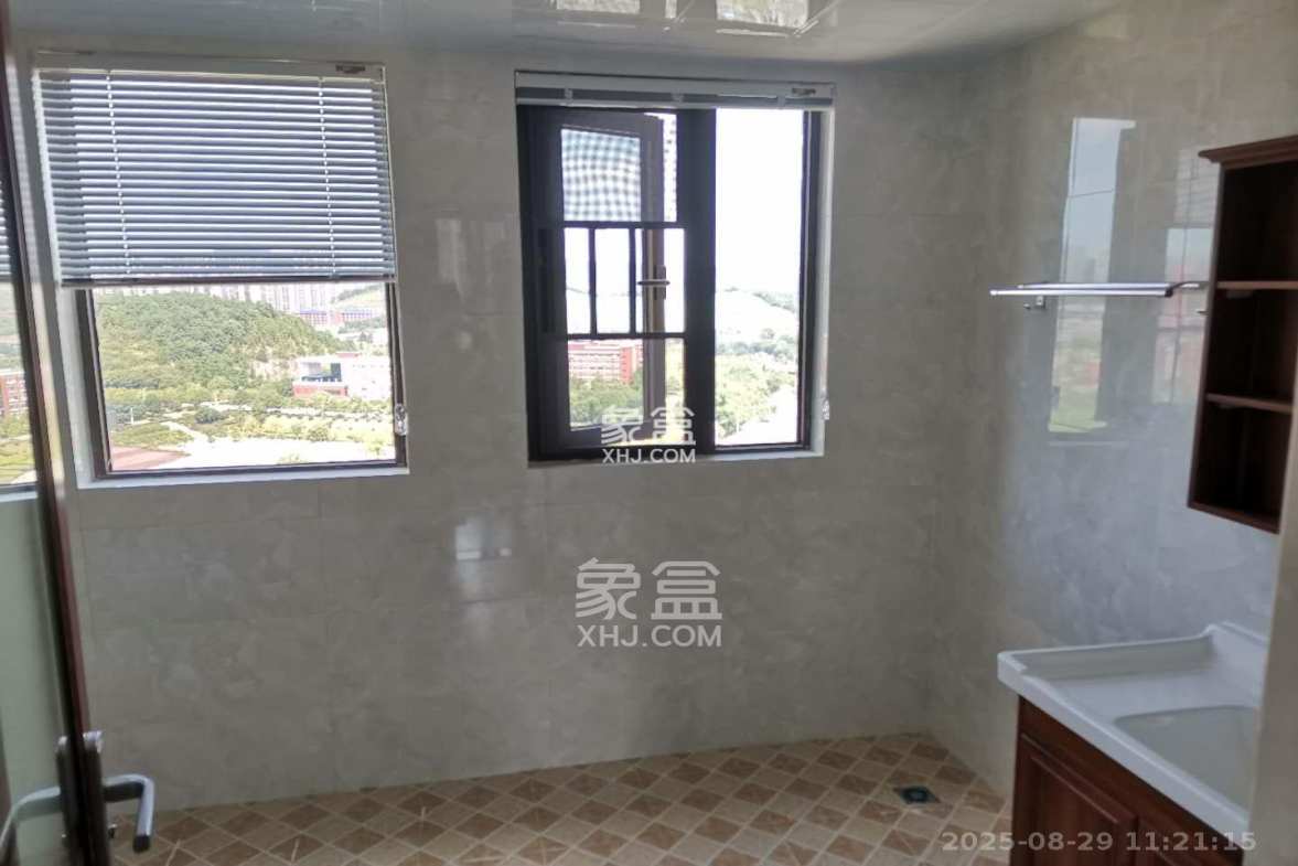 融创融公馆(融创臻苑) 4室2厅2卫 2300.0元/月 融创融公馆(融创臻苑) 4室2厅2卫 2300.0元/月室内图