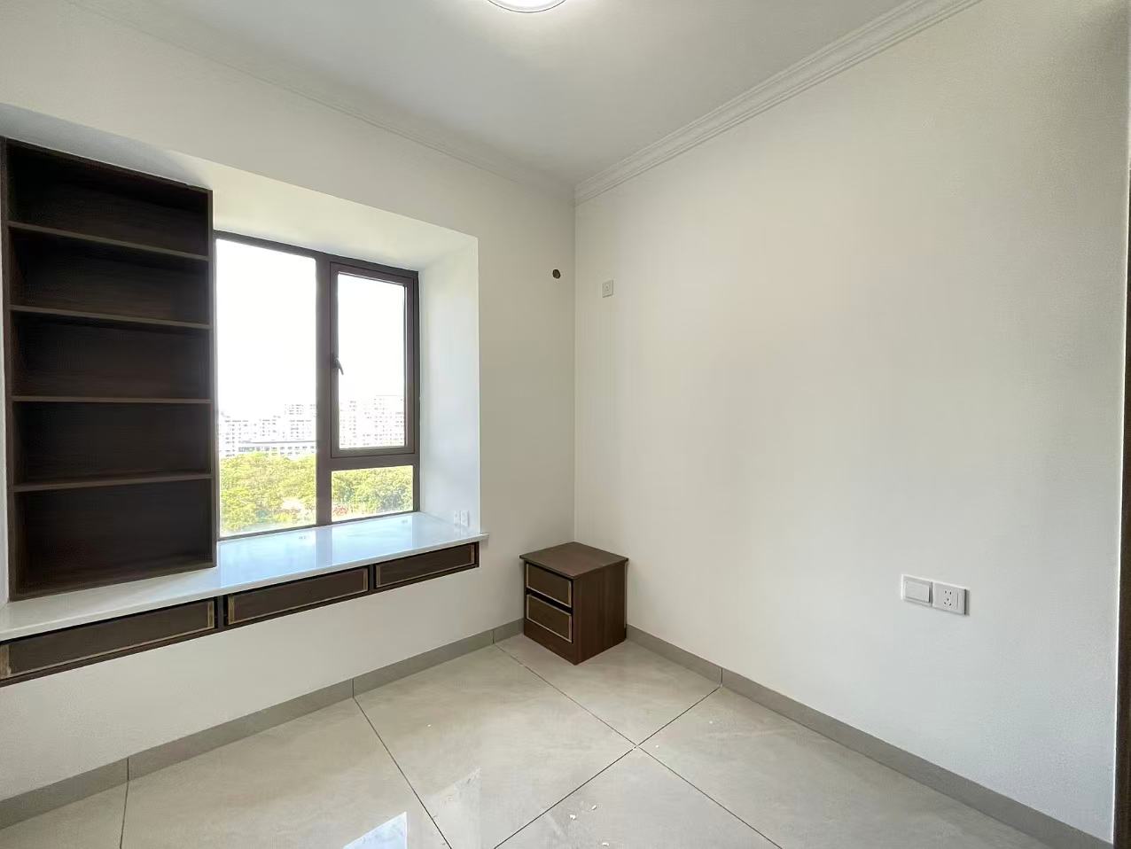 湖湘文化城(锦绣香江) 4室2厅2卫 80.0万 湖湘文化城(锦绣香江) 4室2厅2卫 80.0万室内图