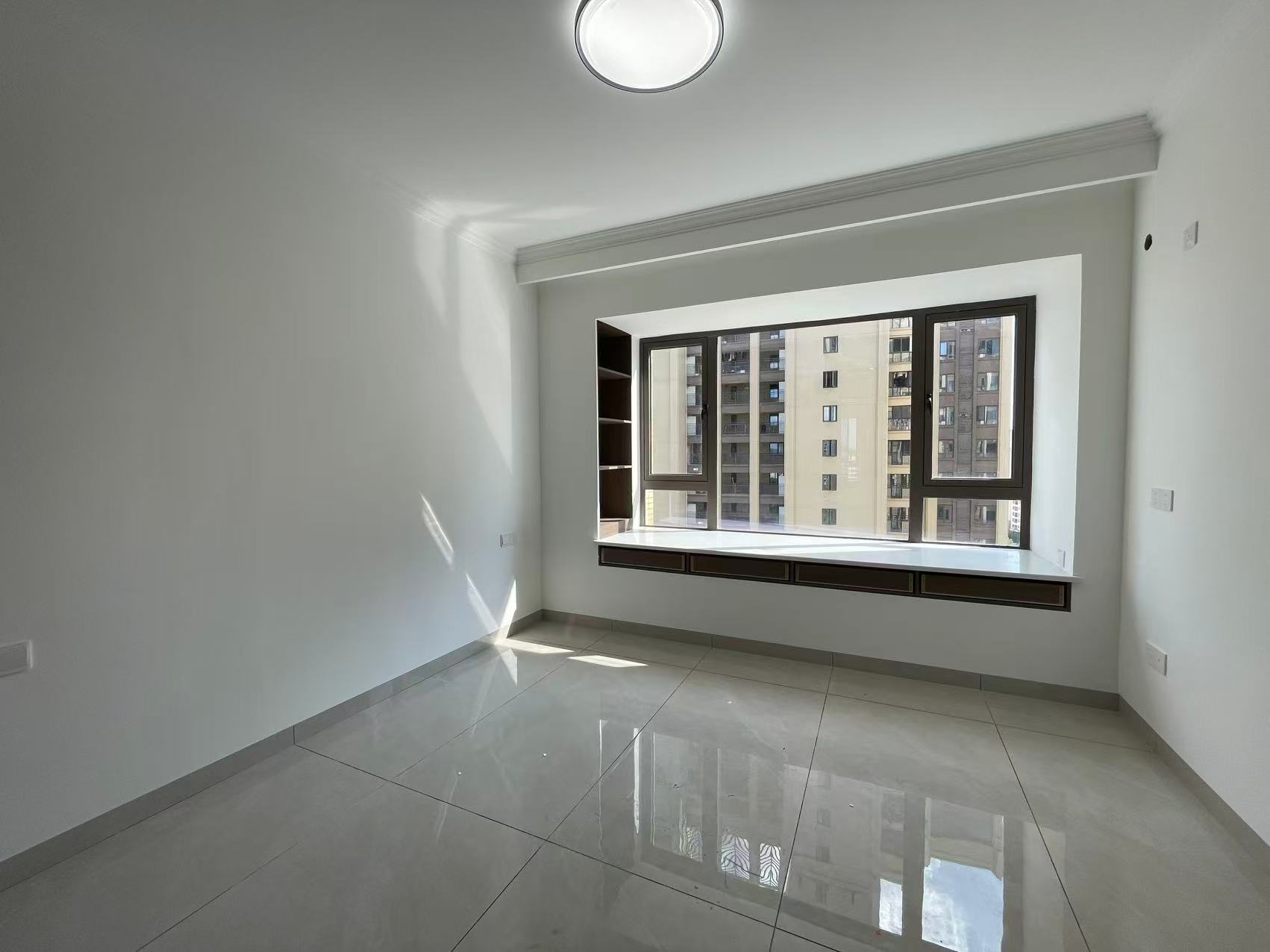 湖湘文化城(锦绣香江) 4室2厅2卫 80.0万 湖湘文化城(锦绣香江) 4室2厅2卫 80.0万室内图