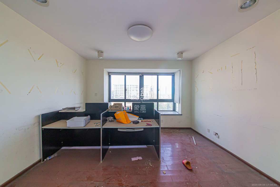 上庭苑 3室2厅2卫 1800.0元/月 上庭苑 3室2厅2卫 1800.0元/月室内图