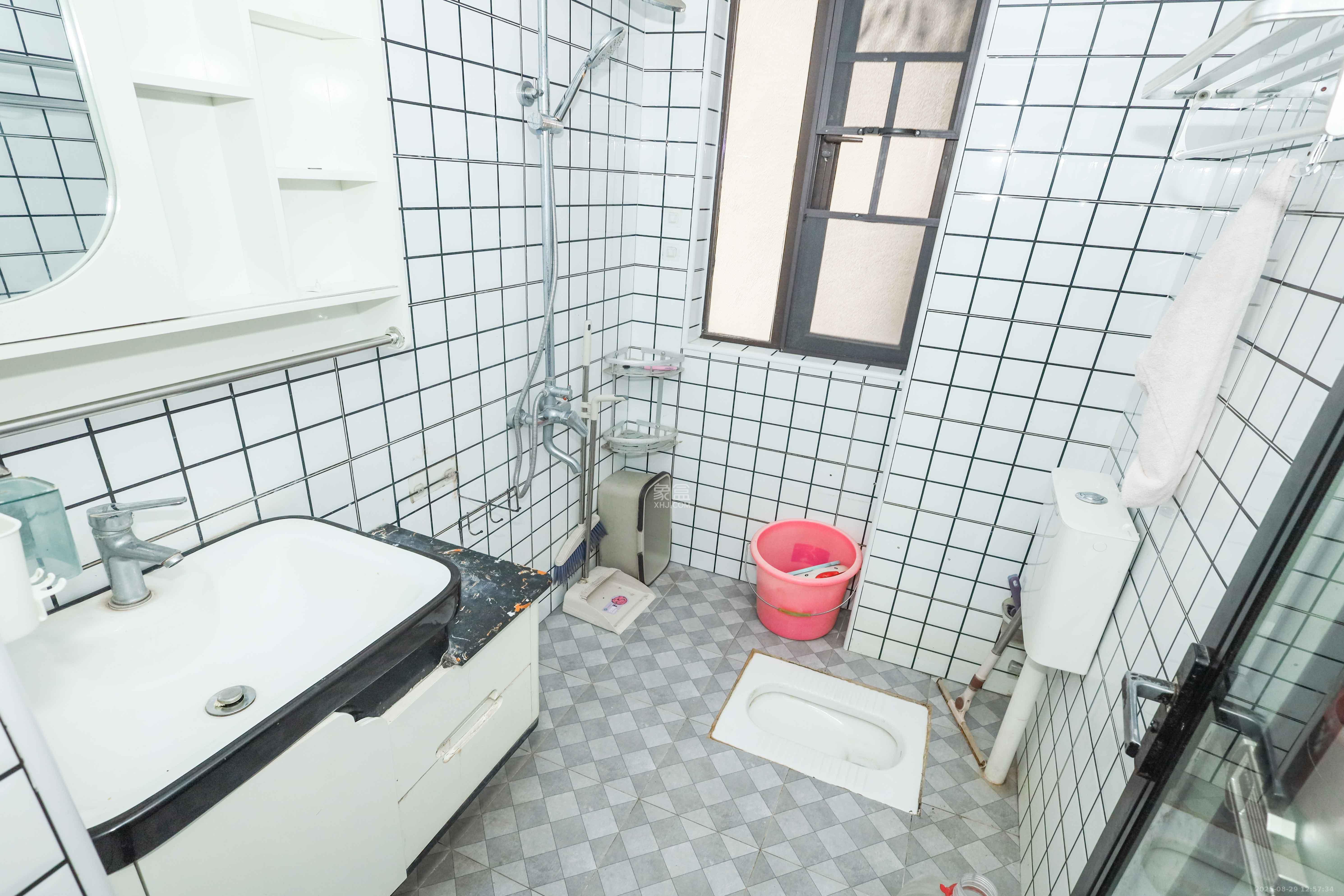 梅溪鑫苑名家  2室1厅1卫    75.0万 梅溪鑫苑名家  2室1厅1卫    75.0万卫生间