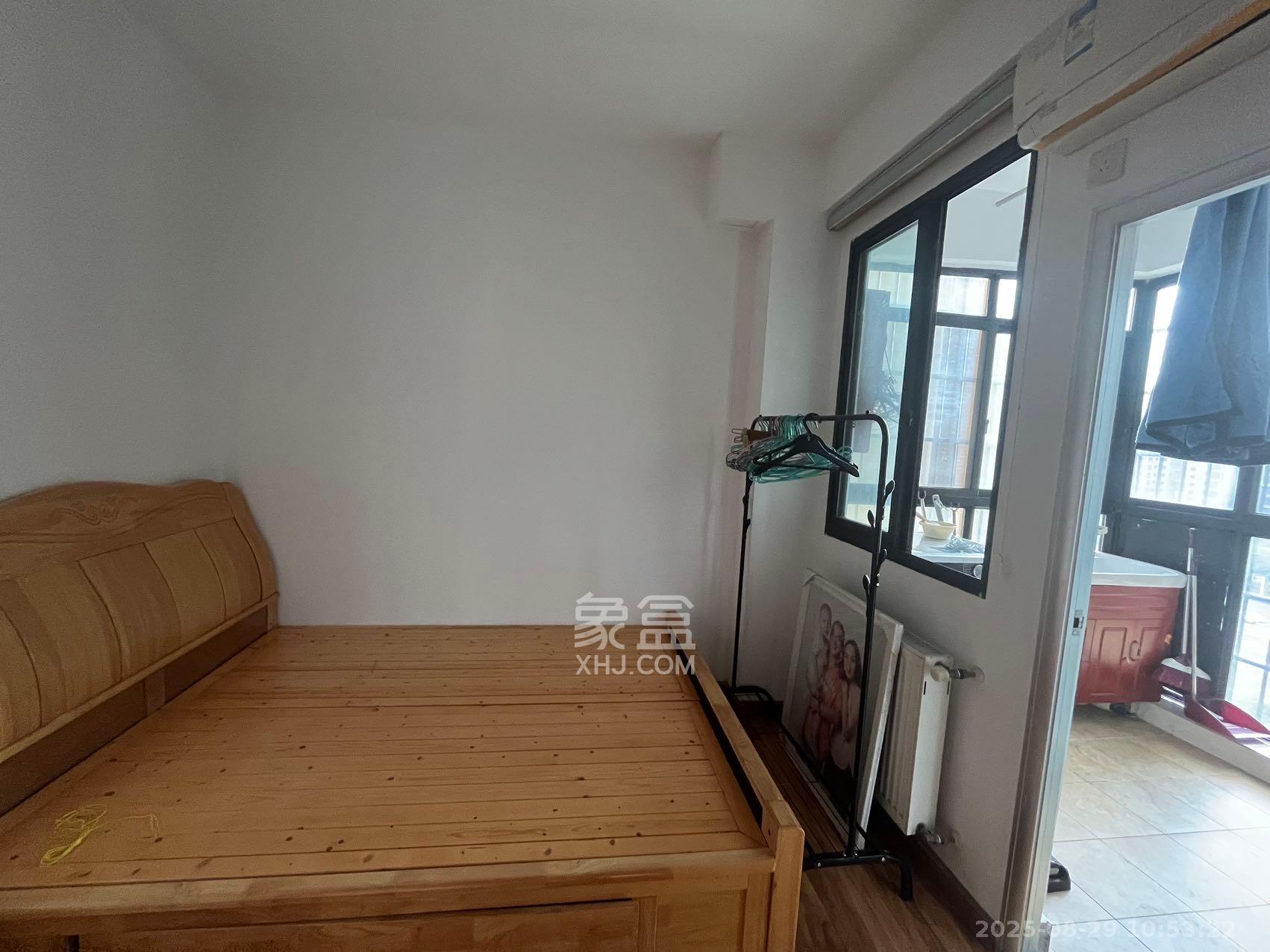 康斯丹郡(融程领秀佳园)  3室2厅1卫    2200.0元/月 康斯丹郡(融程领秀佳园)  3室2厅1卫    2200.0元/月室内图