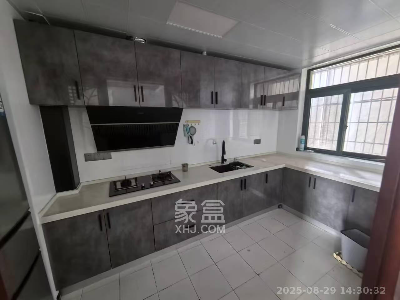 浏阳河畔家园  3室2厅2卫    3300.0元/月室内图