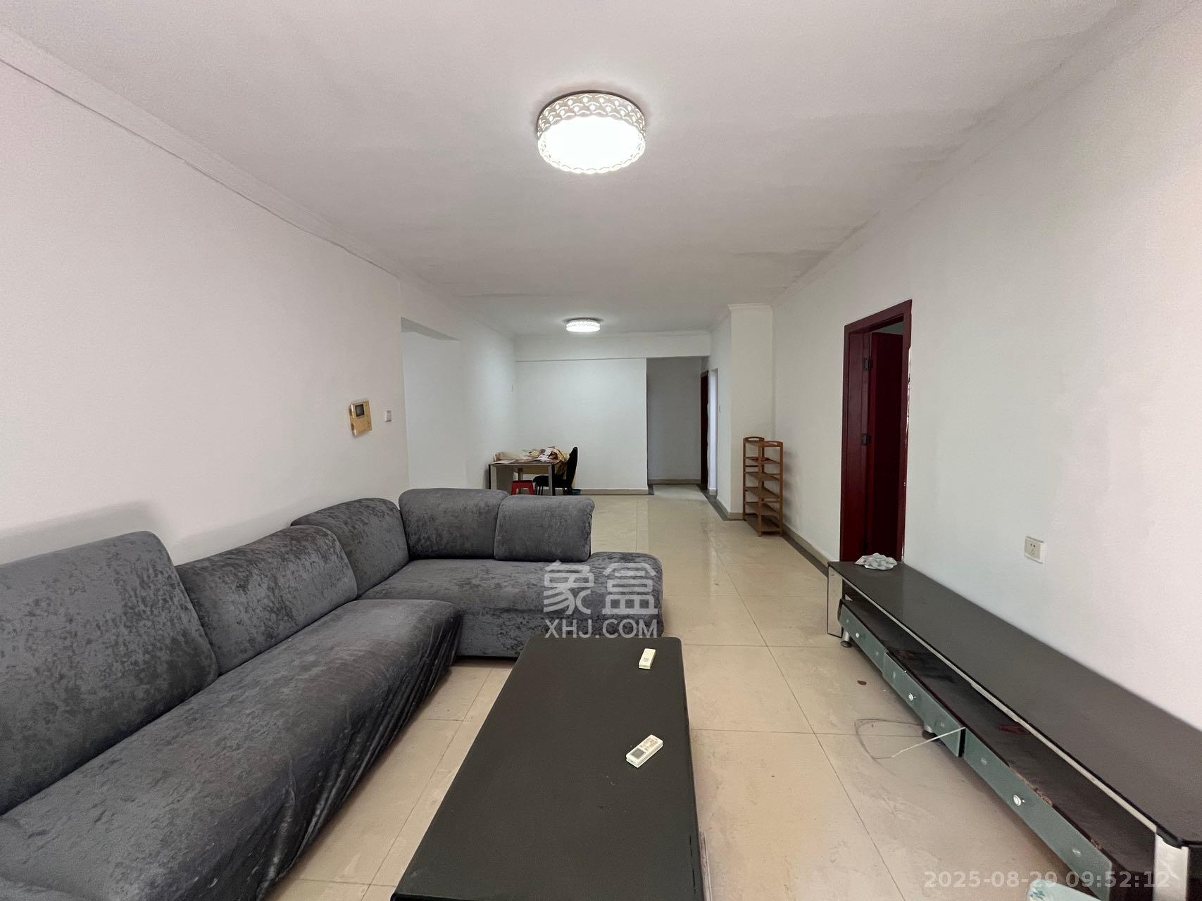 珠江花城一期桂苑  3室2厅1卫    2200.0元/月 珠江花城一期桂苑  3室2厅1卫    2200.0元/月室内图