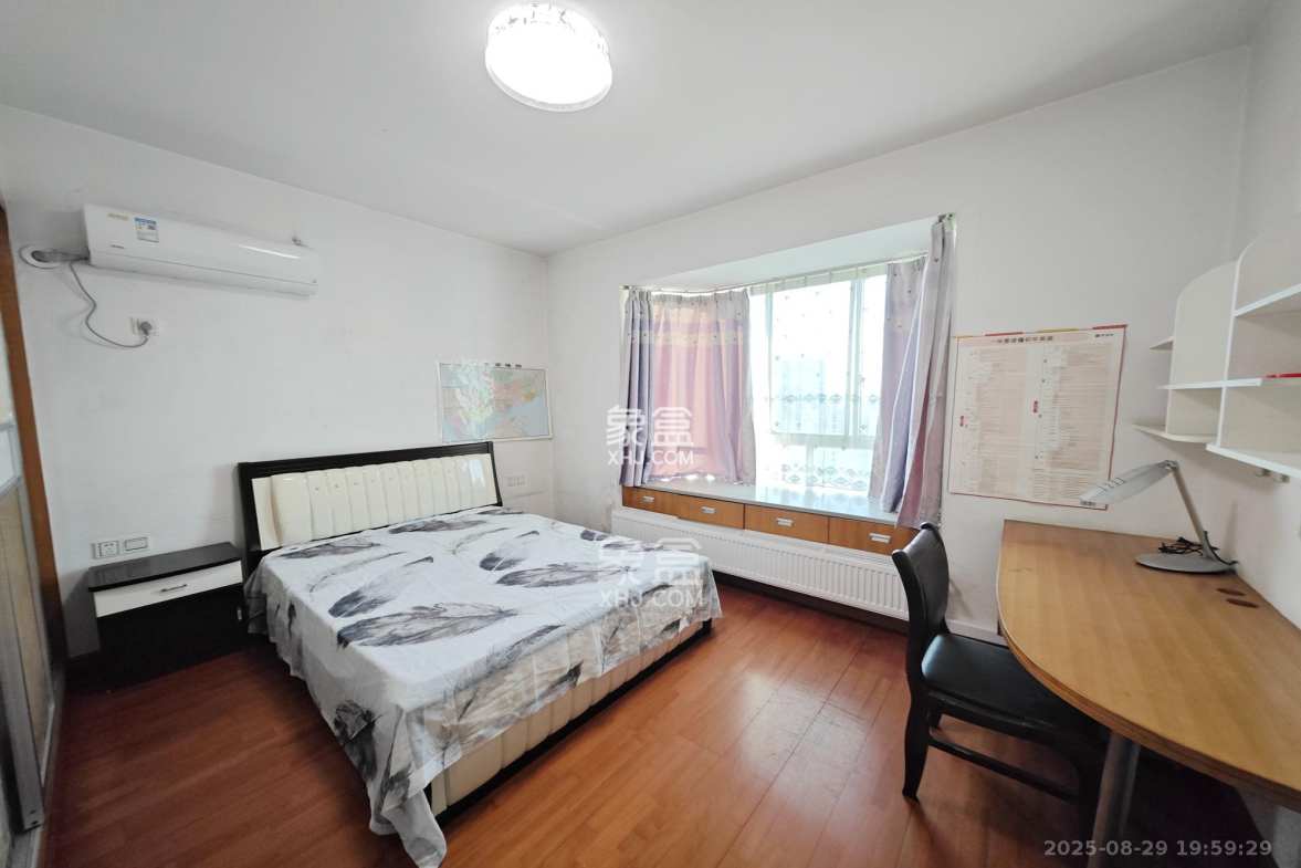 名都花园  4室2厅2卫    110.0万 名都花园  4室2厅2卫    110.0万卧室