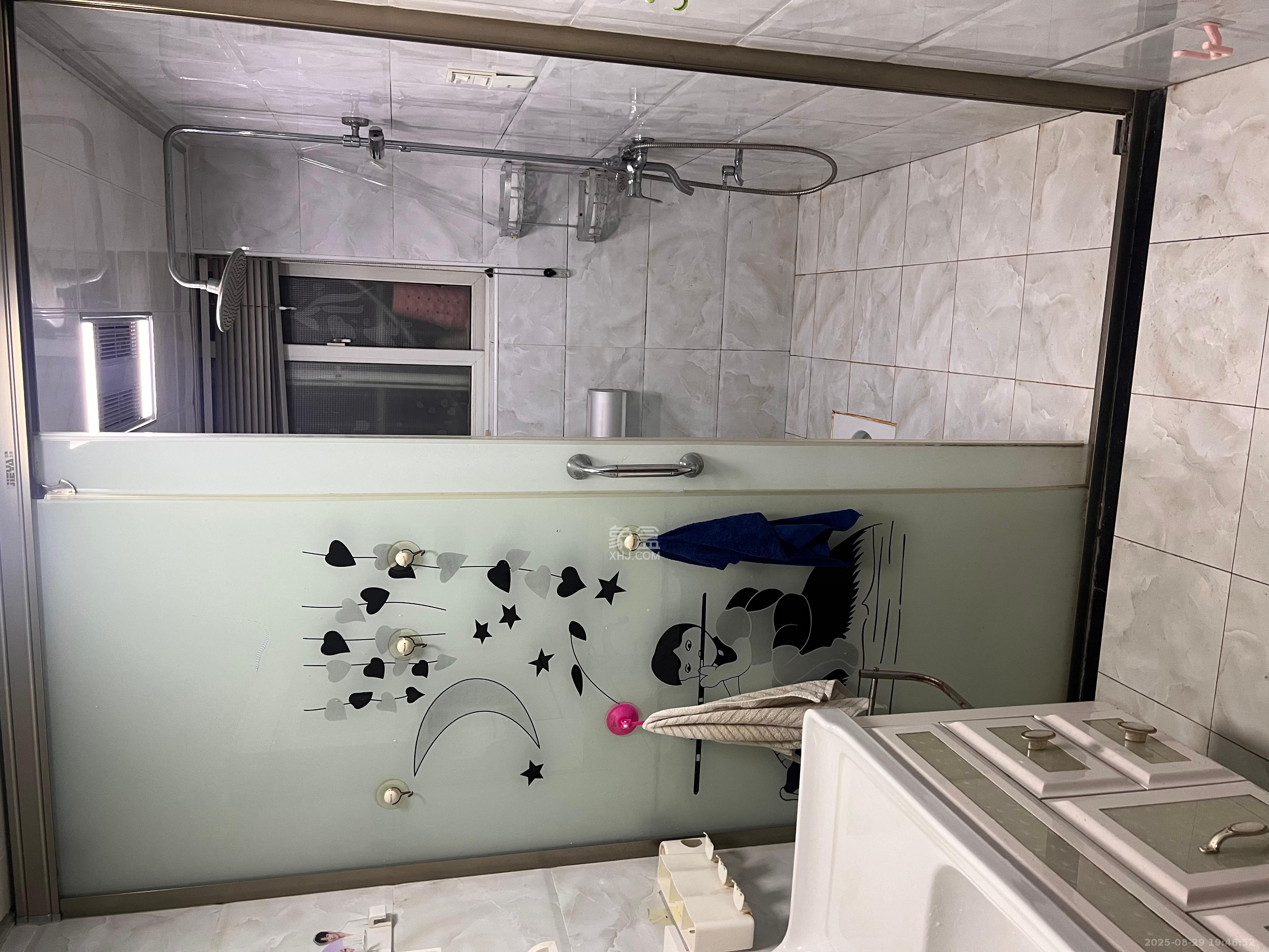 博雅湘水湾  3室2厅2卫   2100.00元/月室内图