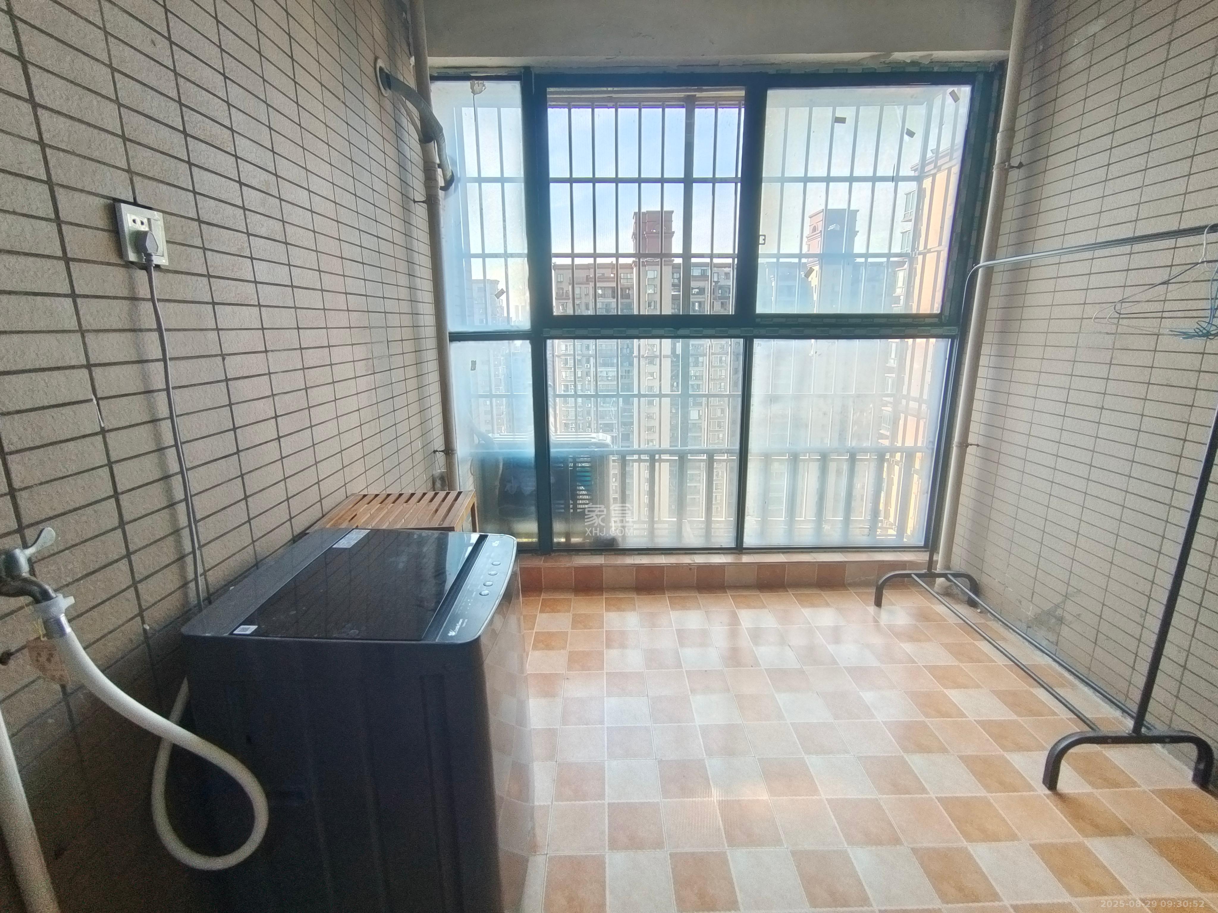 绿洲花园  2室2厅1卫    2400.0元/月室内图