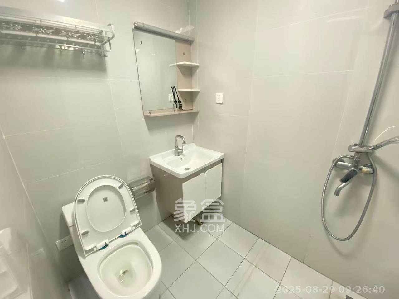 理想智慧大厦 1室1厅1卫 2000.0元/月 理想智慧大厦 1室1厅1卫 2000.0元/月室内图