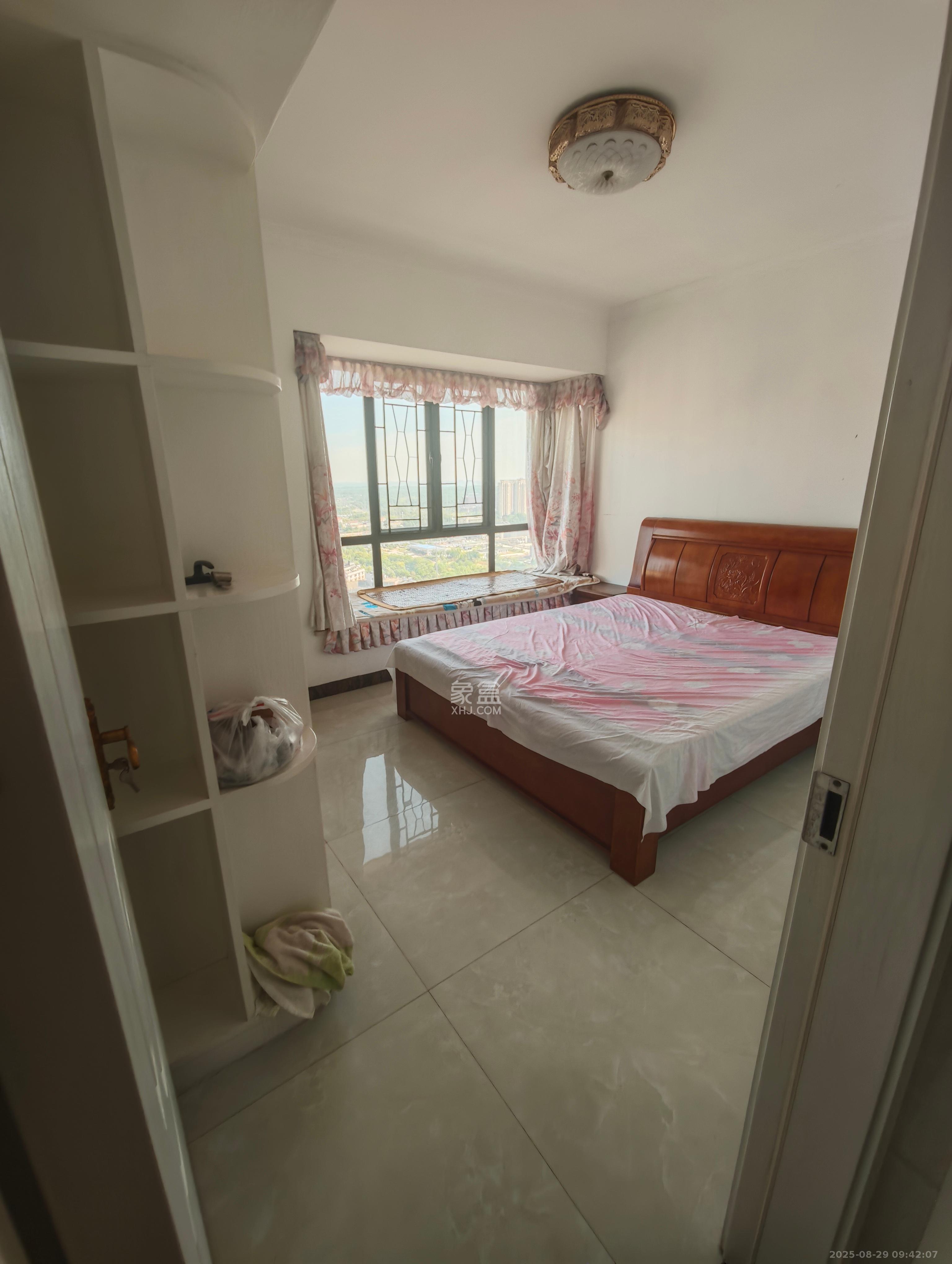 深业睿城  3室2厅1卫    2400.0元/月 深业睿城  3室2厅1卫    2400.0元/月室内图