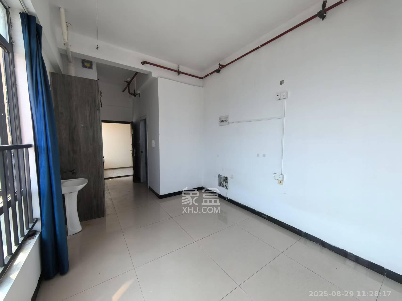 长沙高铁吾悦广场  3室2厅2卫    3300.0元/月室内图