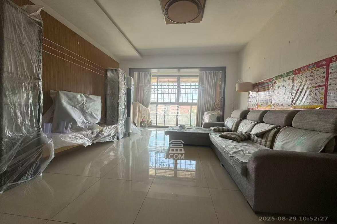 城南故事家园  3室1厅1卫    2100.0元/月 城南故事家园  3室1厅1卫    2100.0元/月室内图