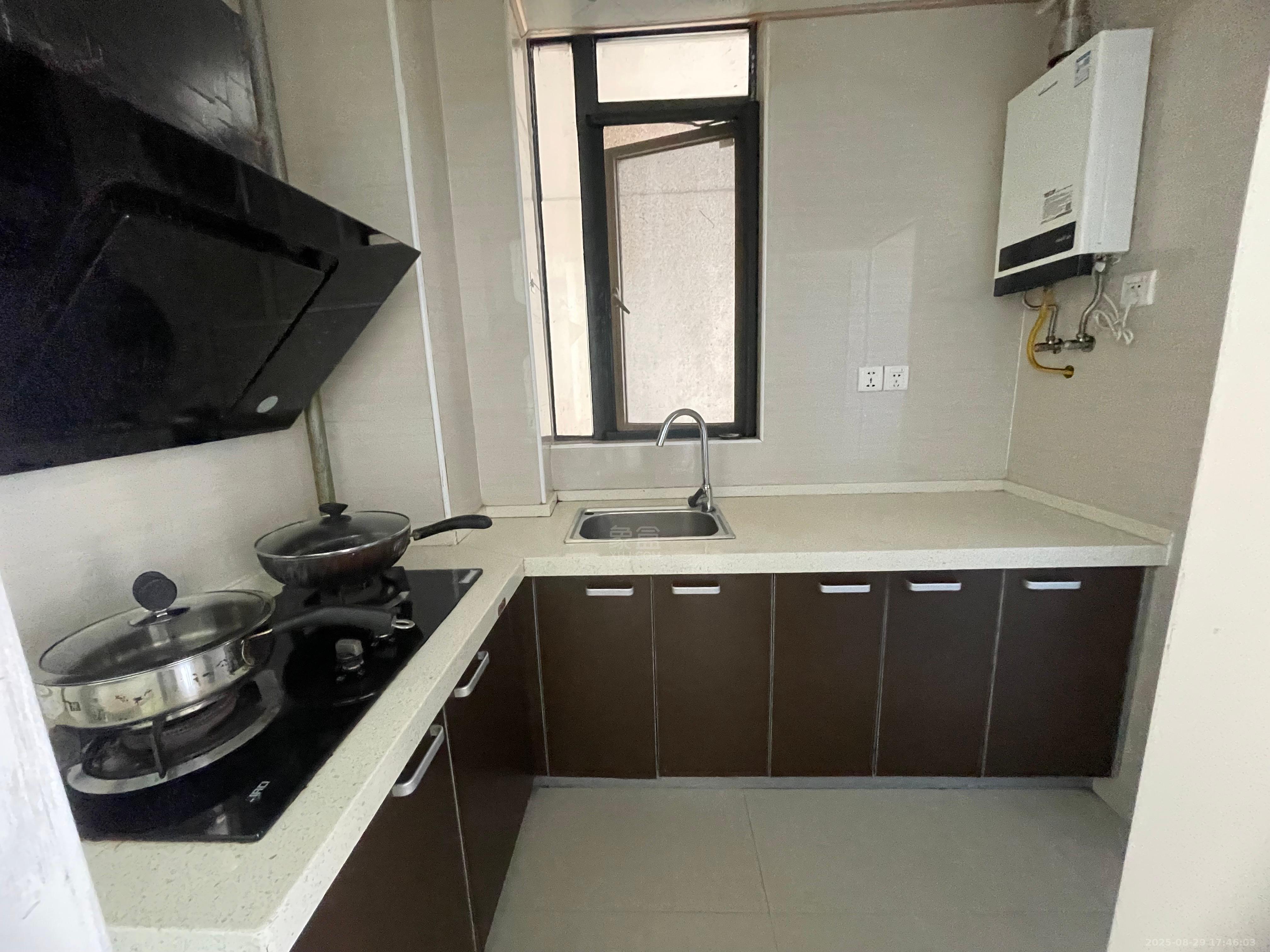 华晨御园  1室1厅1卫    1300.0元/月 华晨御园  1室1厅1卫    1300.0元/月室内图