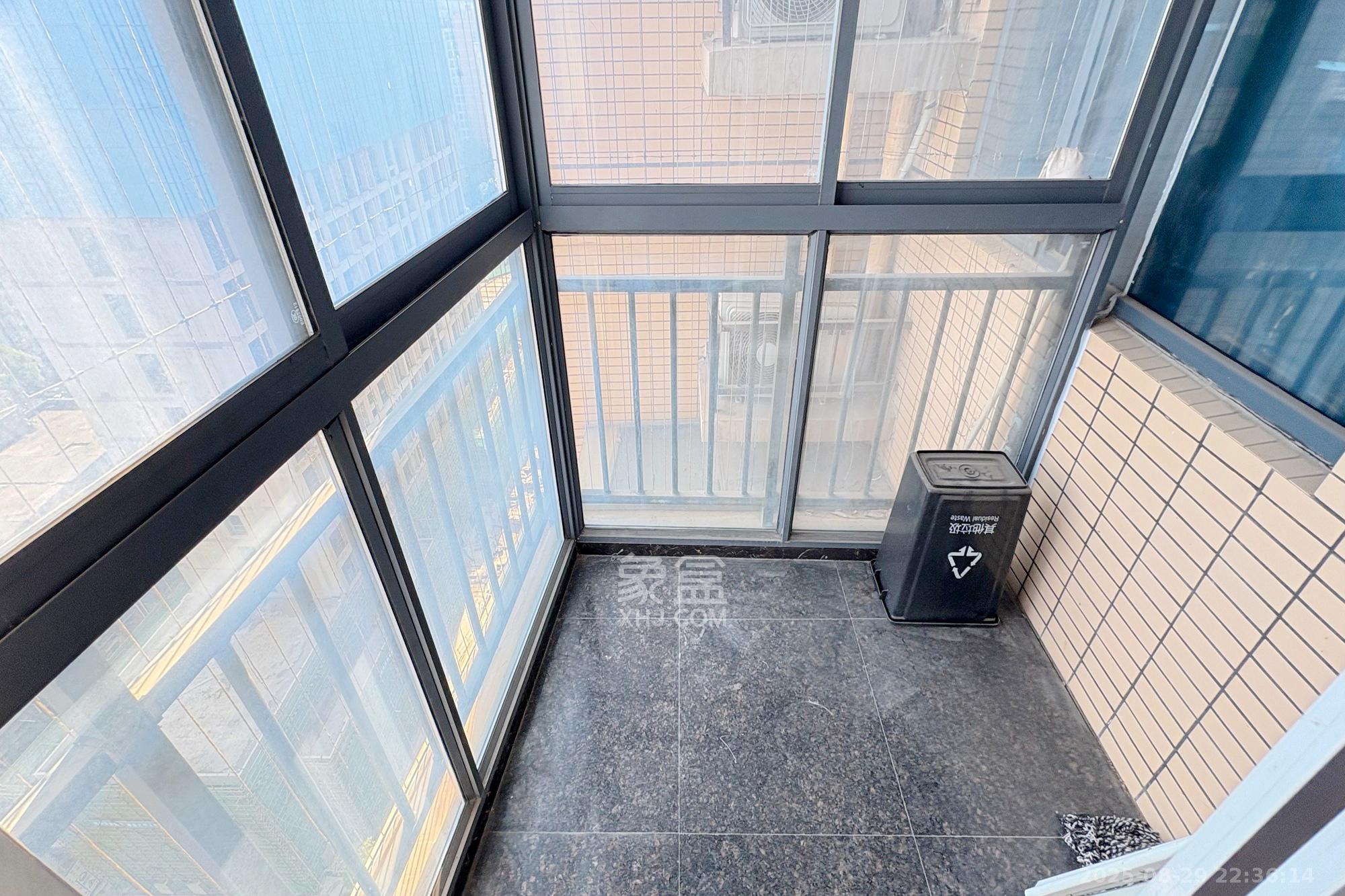 融圣国际  1室2厅1卫    165.0万阳台