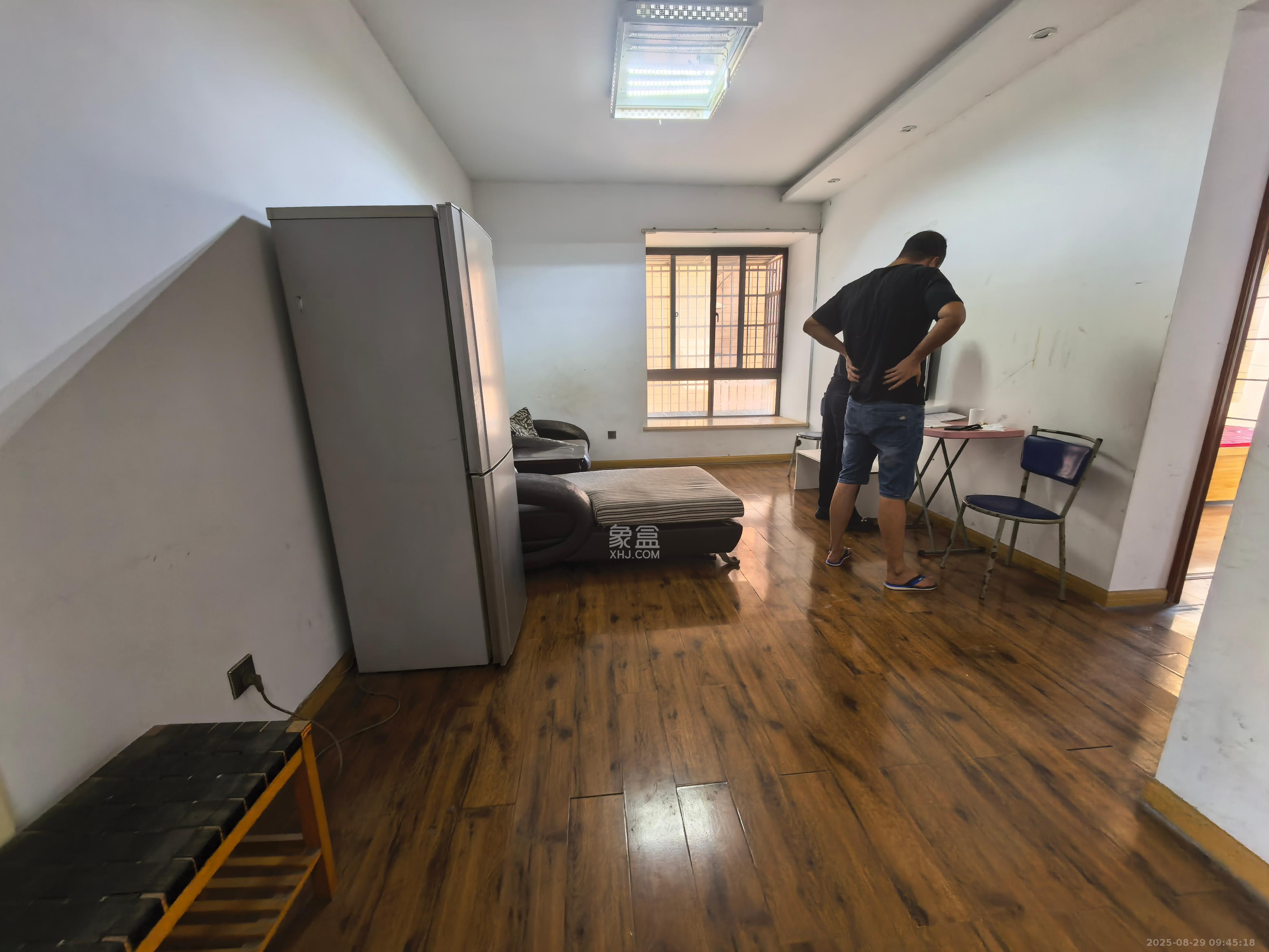 好望谷  2室2厅1卫    1400.0元/月室内图