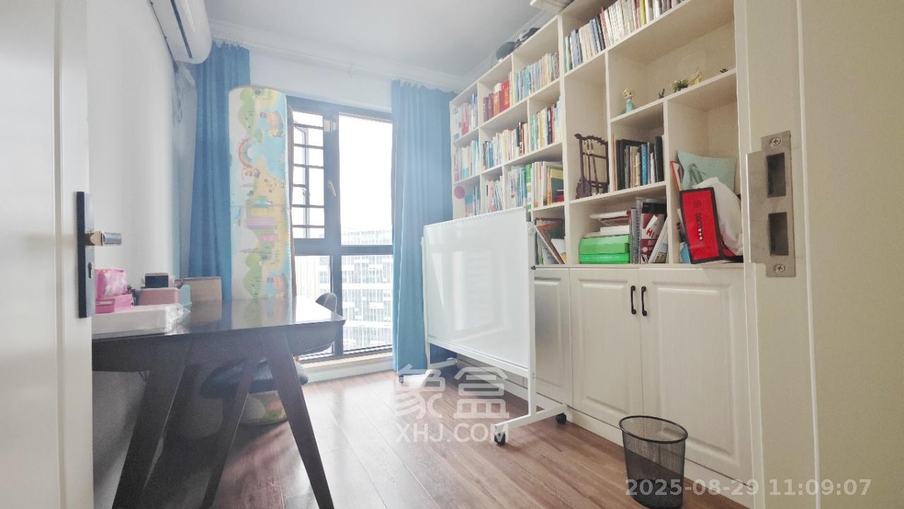 中建嘉和城  4室2厅2卫   3300.00元/月室内图