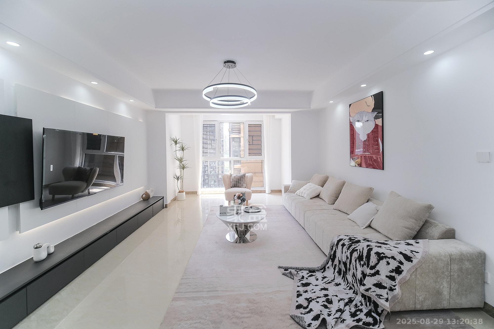 荣盛花语城 4室2厅2卫 98.8万 荣盛花语城 4室2厅2卫 98.8万客厅