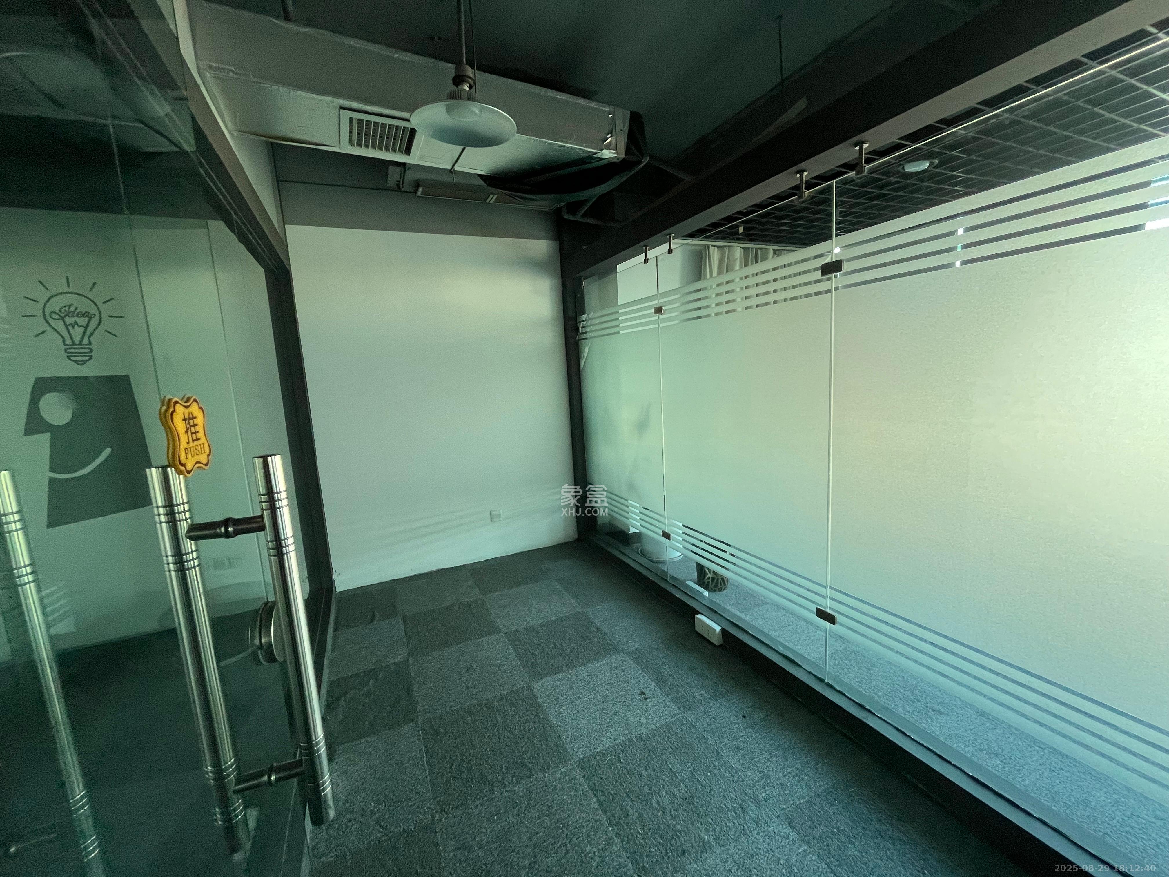 佳天国际新城 1室1厅1卫 10000.0元/月 佳天国际新城 1室1厅1卫 10000.0元/月室内图