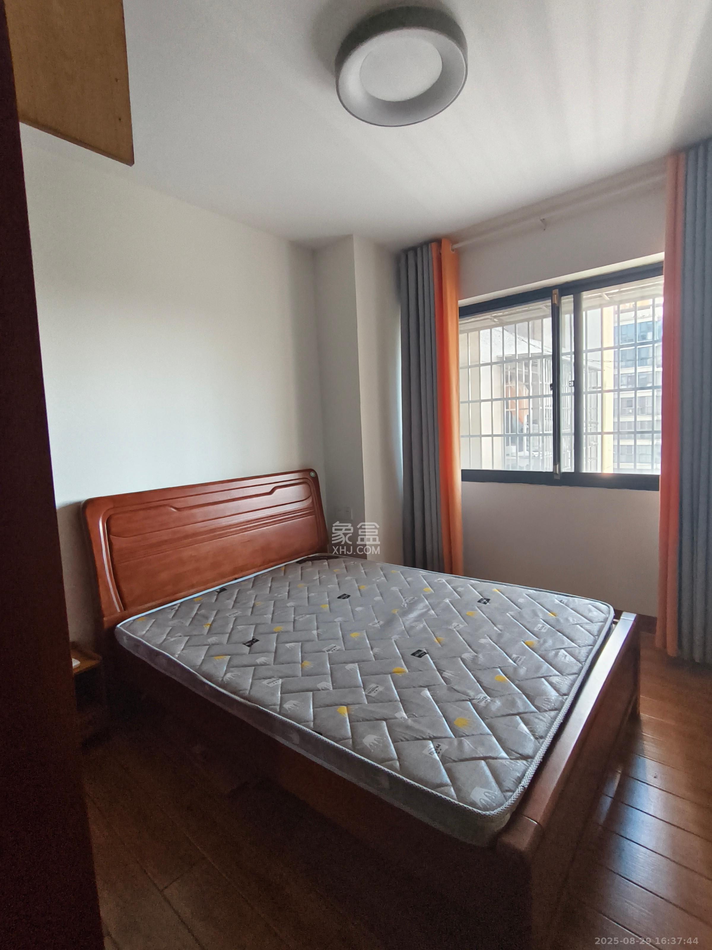 和康园小区  3室1厅2卫    2500.0元/月 和康园小区  3室1厅2卫    2500.0元/月室内图