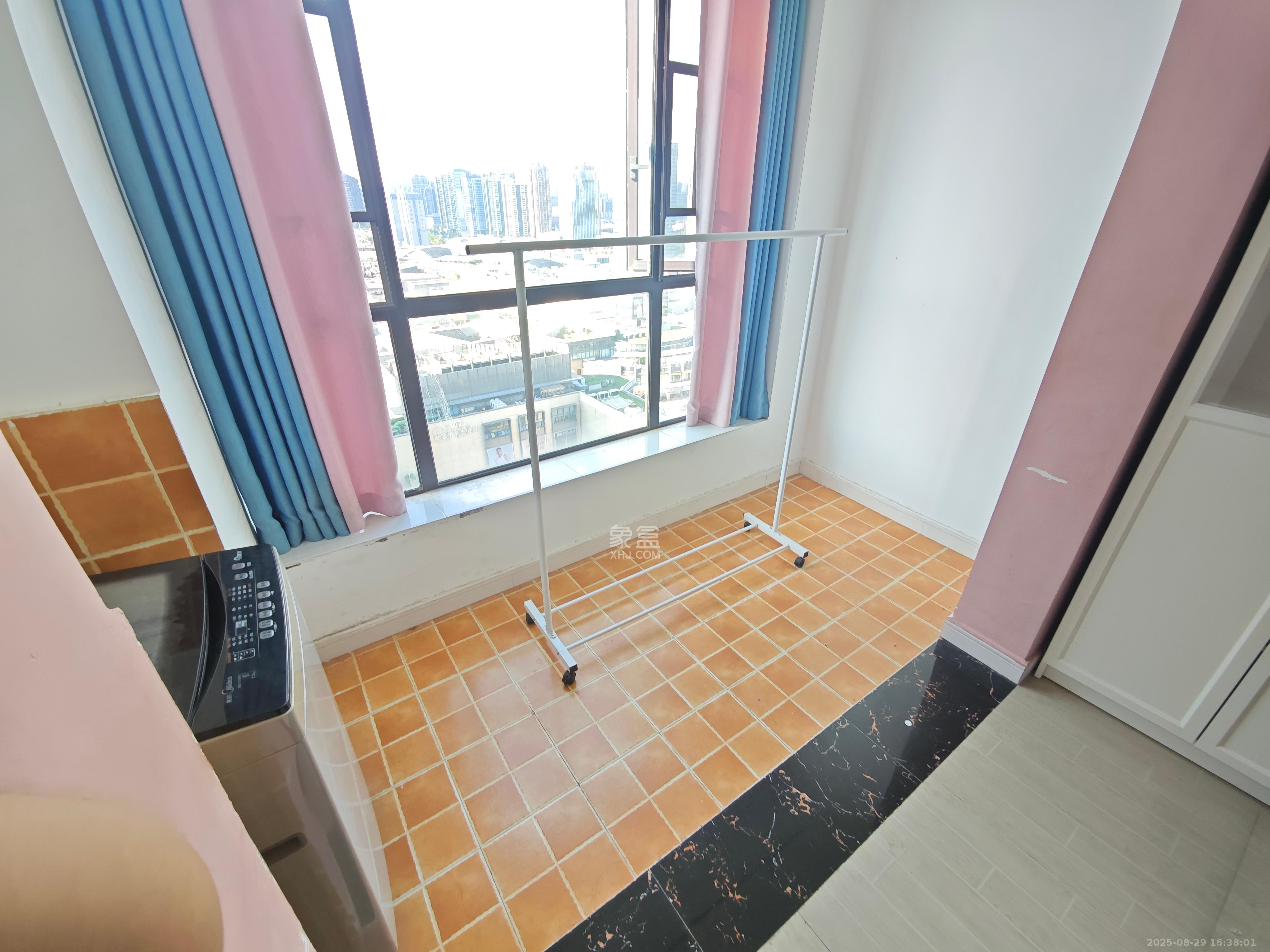 梅溪国际公寓(步步高新天地) 1室1厅1卫 1600.0元/月 梅溪国际公寓(步步高新天地) 1室1厅1卫 1600.0元/月室内图