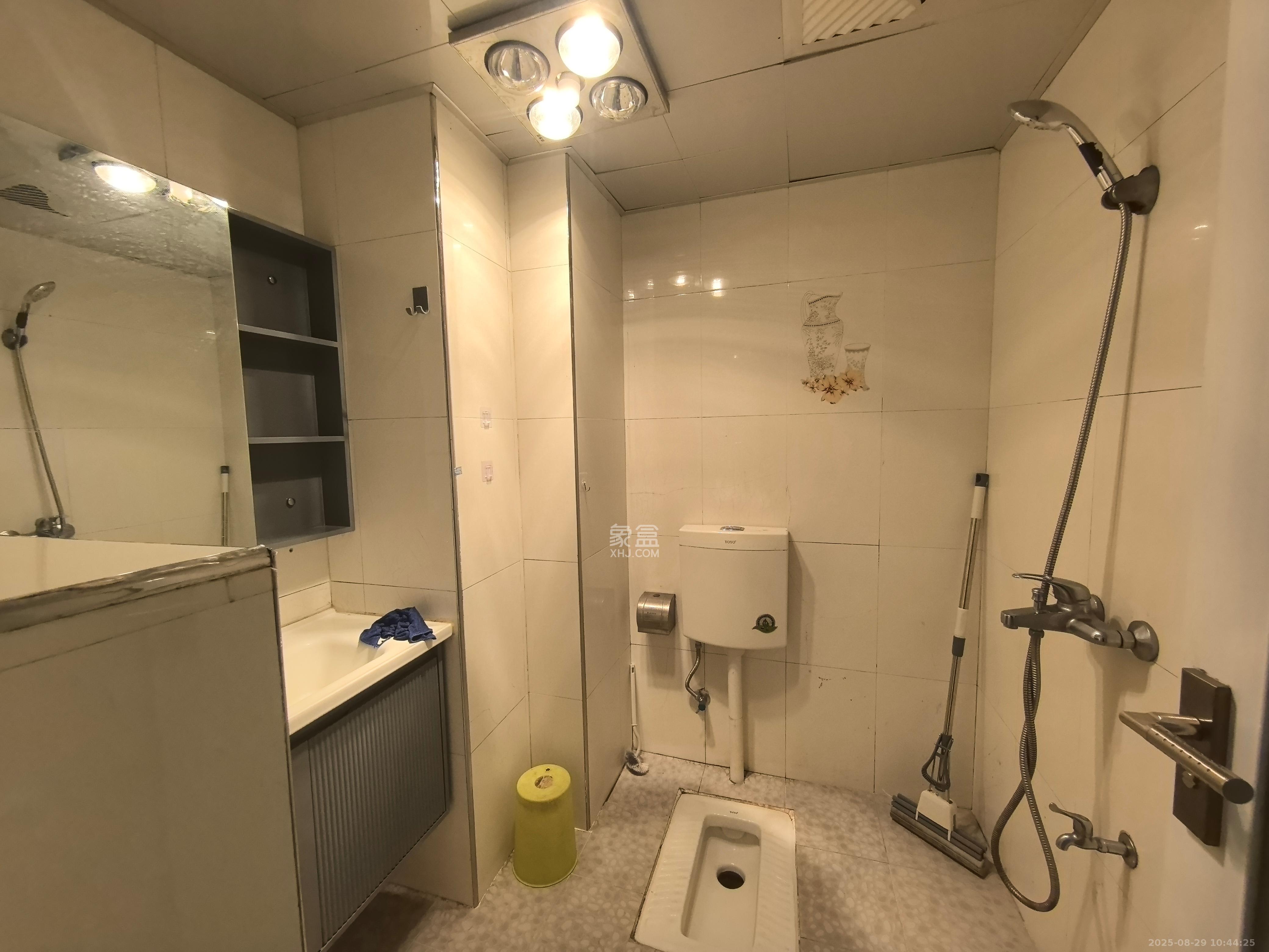 伍家岭生活广场 1室1厅1卫 1600.0元/月 伍家岭生活广场 1室1厅1卫 1600.0元/月室内图