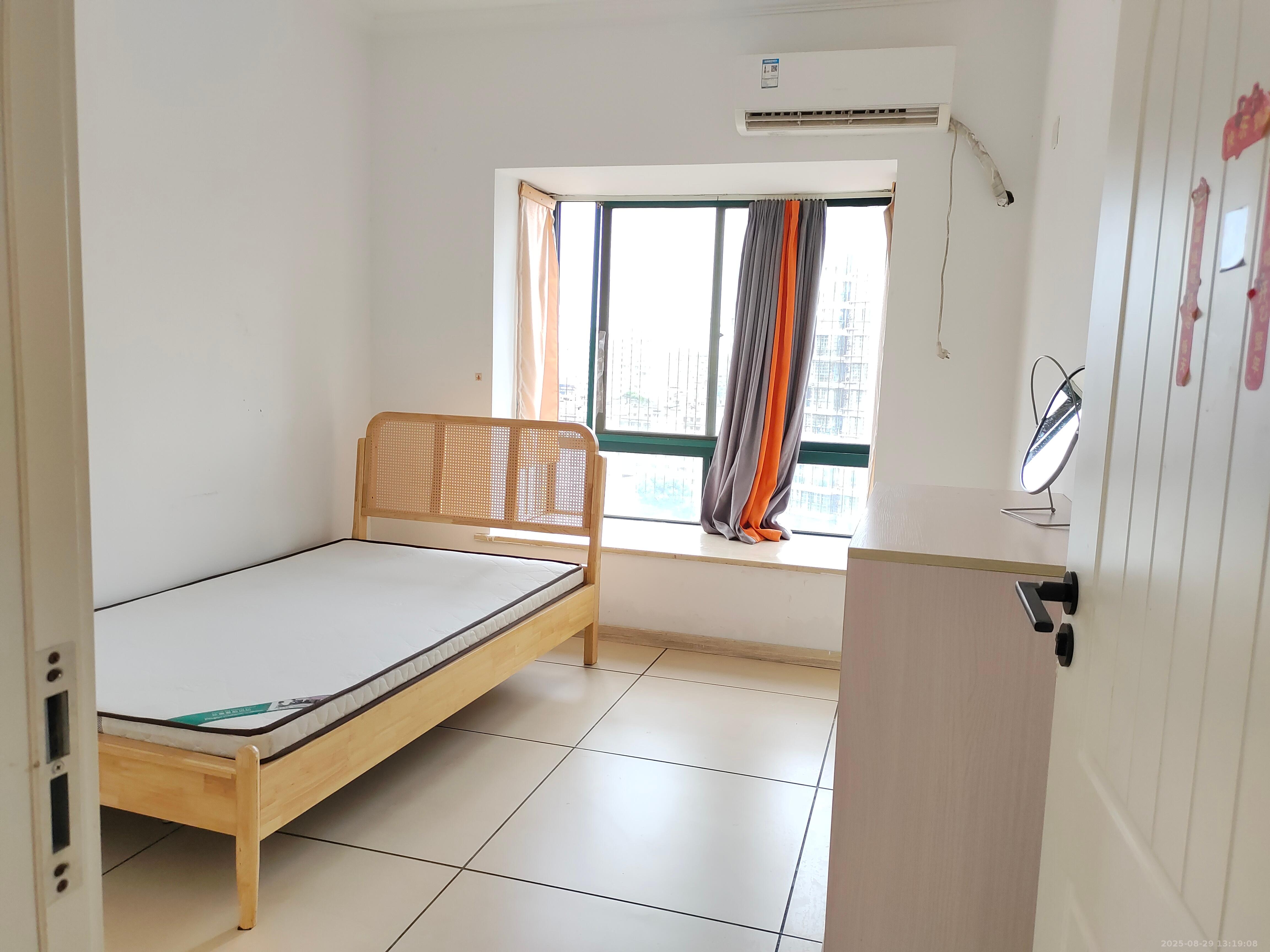 西域名邸 3室2厅2卫 1800.0元/月 西域名邸 3室2厅2卫 1800.0元/月室内图