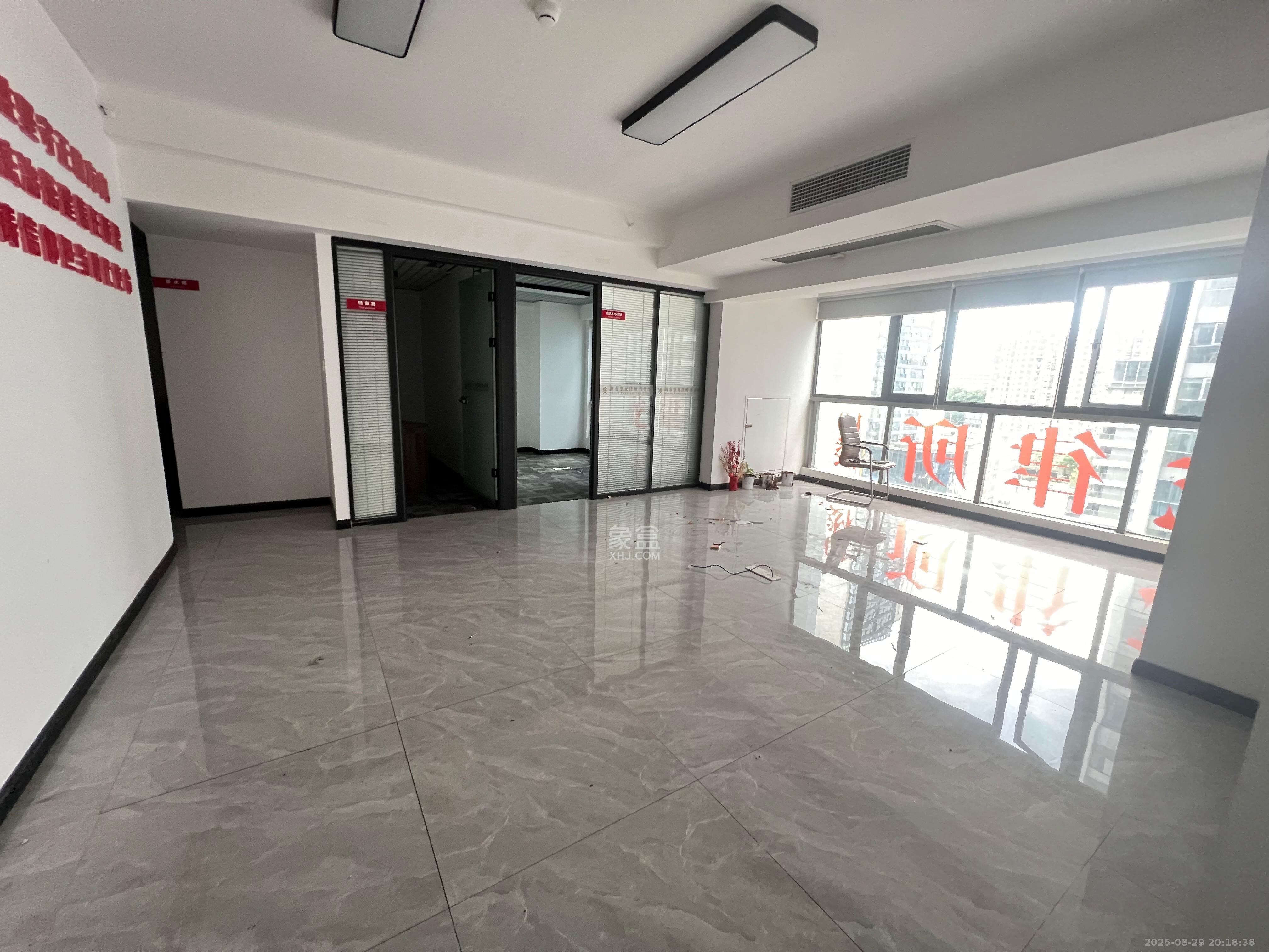 复地星光天地  1室1厅1卫    4500.0元/月室内图