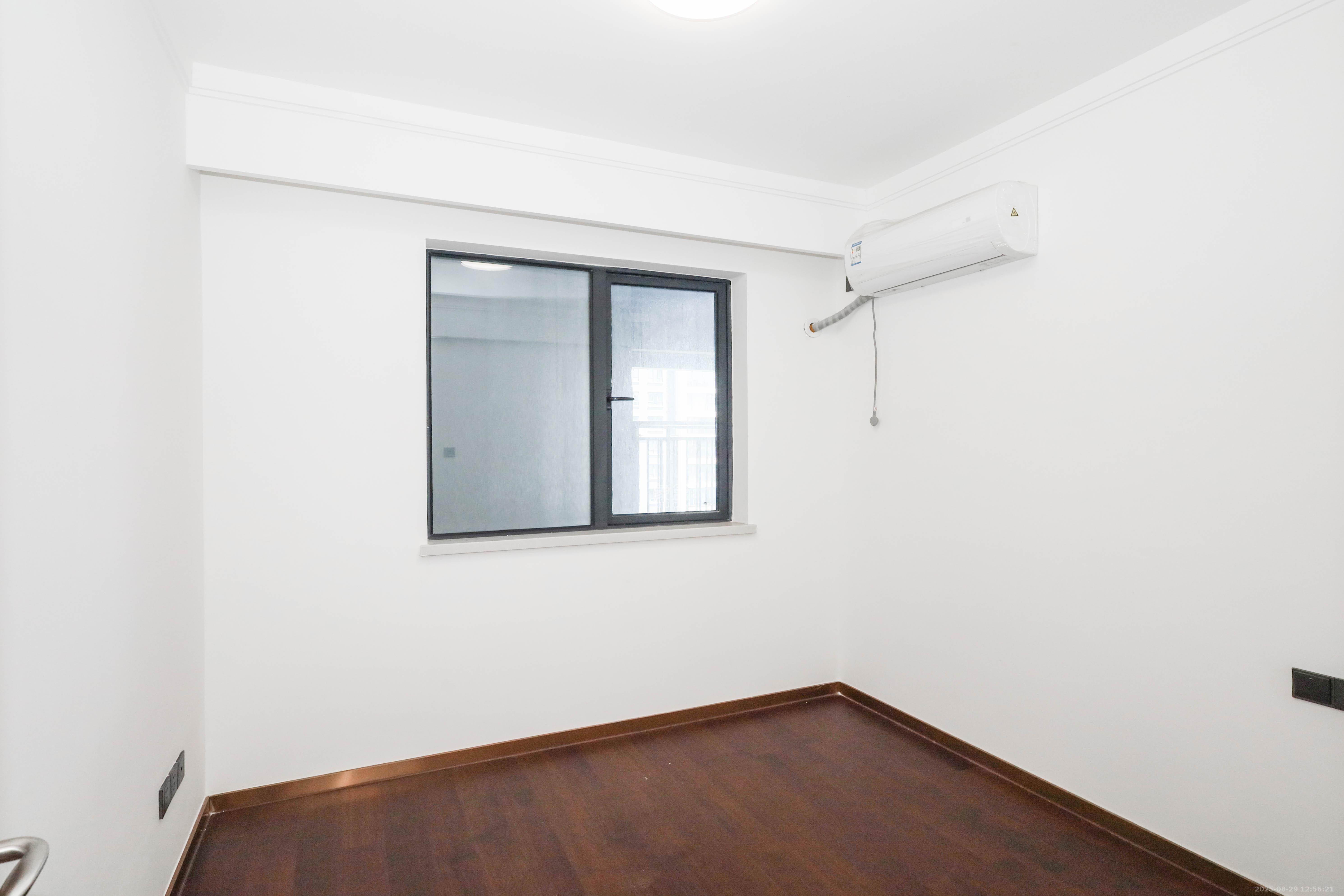 梅溪悦章  3室2厅2卫    145.0万卧室