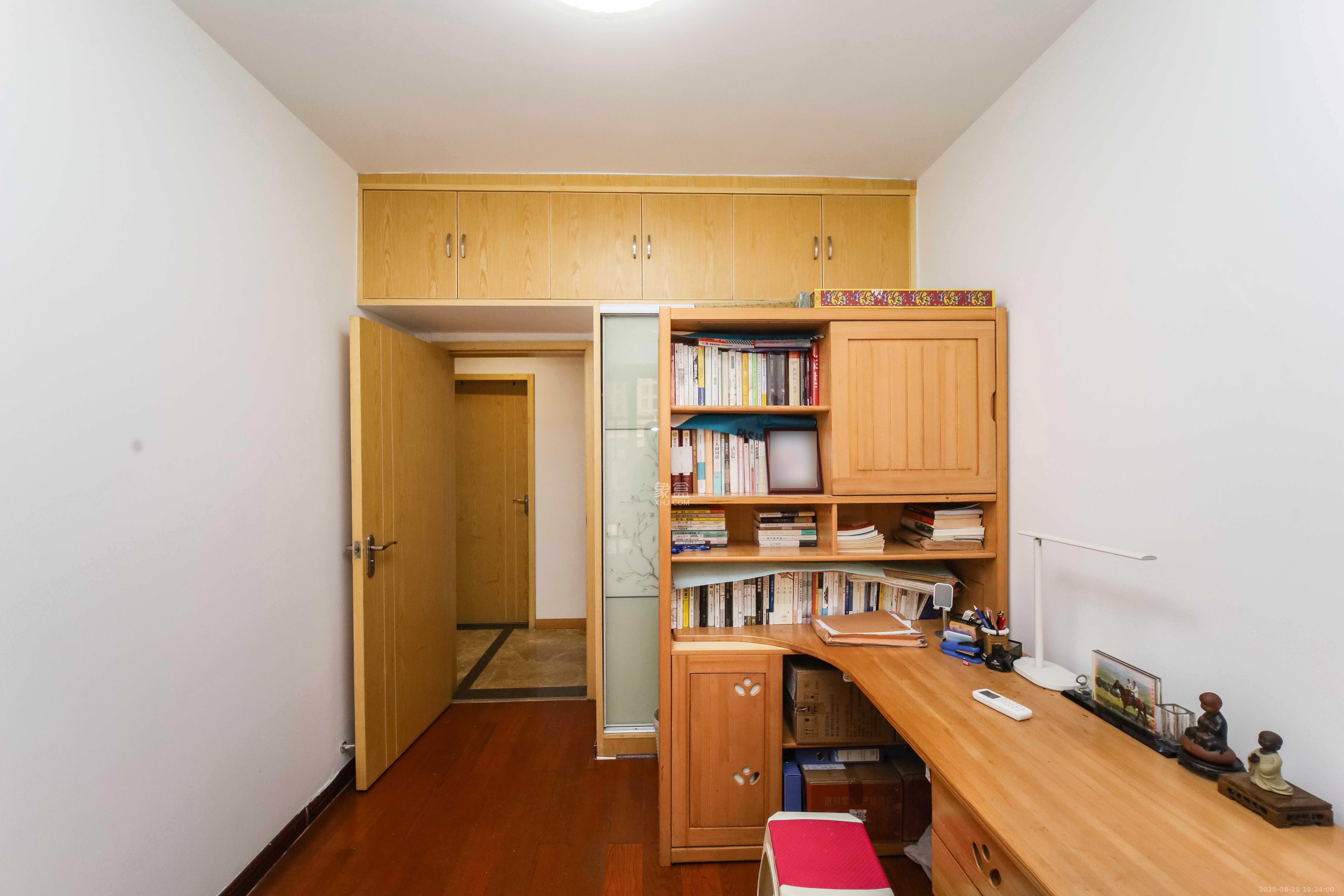 长房白沙湾  3室2厅2卫    139.0万 长房白沙湾  3室2厅2卫    139.0万卧室