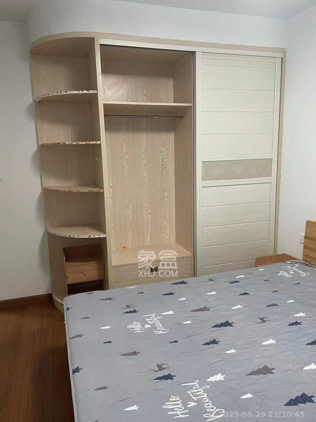 巧克力空间(建鸿达现代大厦) 3室2厅1卫 2500.0元/月 巧克力空间(建鸿达现代大厦) 3室2厅1卫 2500.0元/月室内图