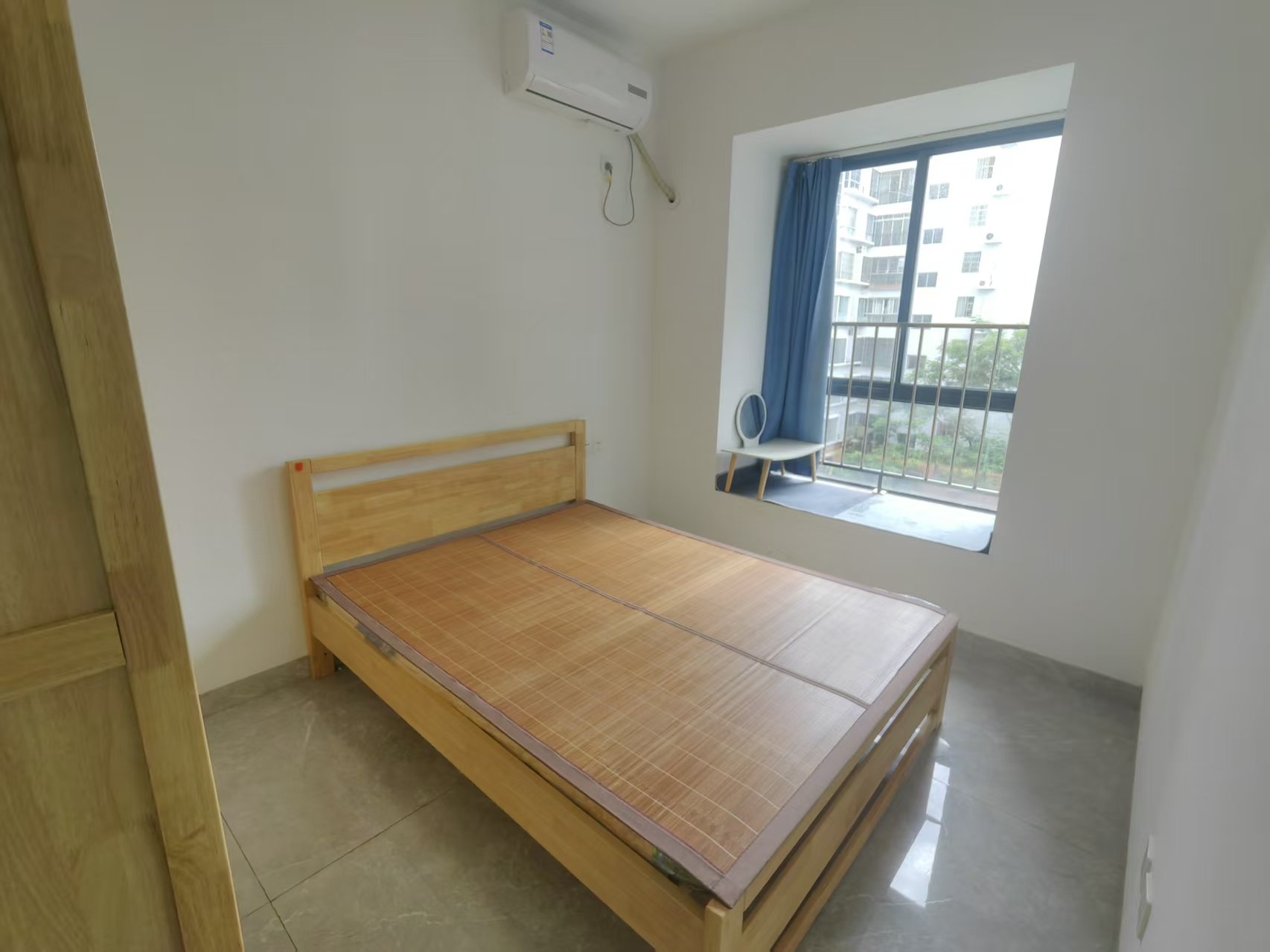 海秀天成 2室2厅1卫 2700.0元/月 海秀天成 2室2厅1卫 2700.0元/月室内图