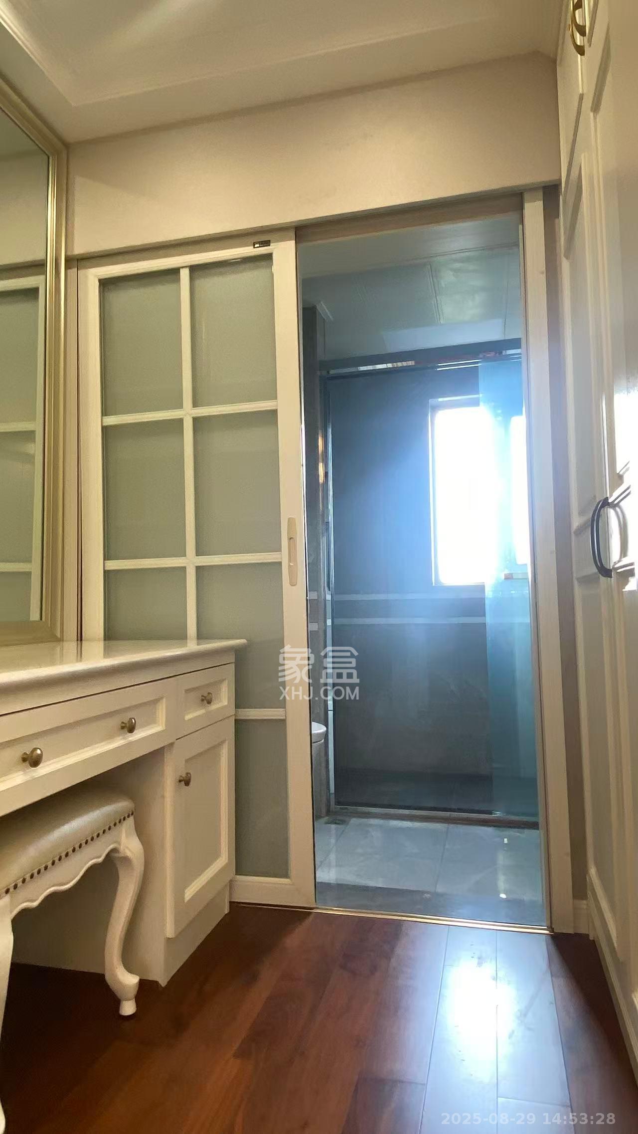 长房上层国际 4室2厅2卫 108.0万 长房上层国际 4室2厅2卫 108.0万室内图