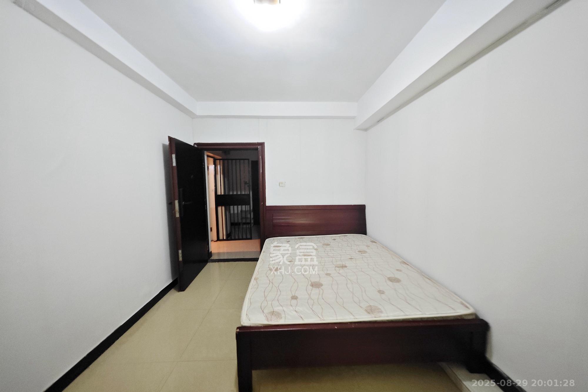 依星苑  0室0厅0卫    72.0万 依星苑  0室0厅0卫    72.0万卧室