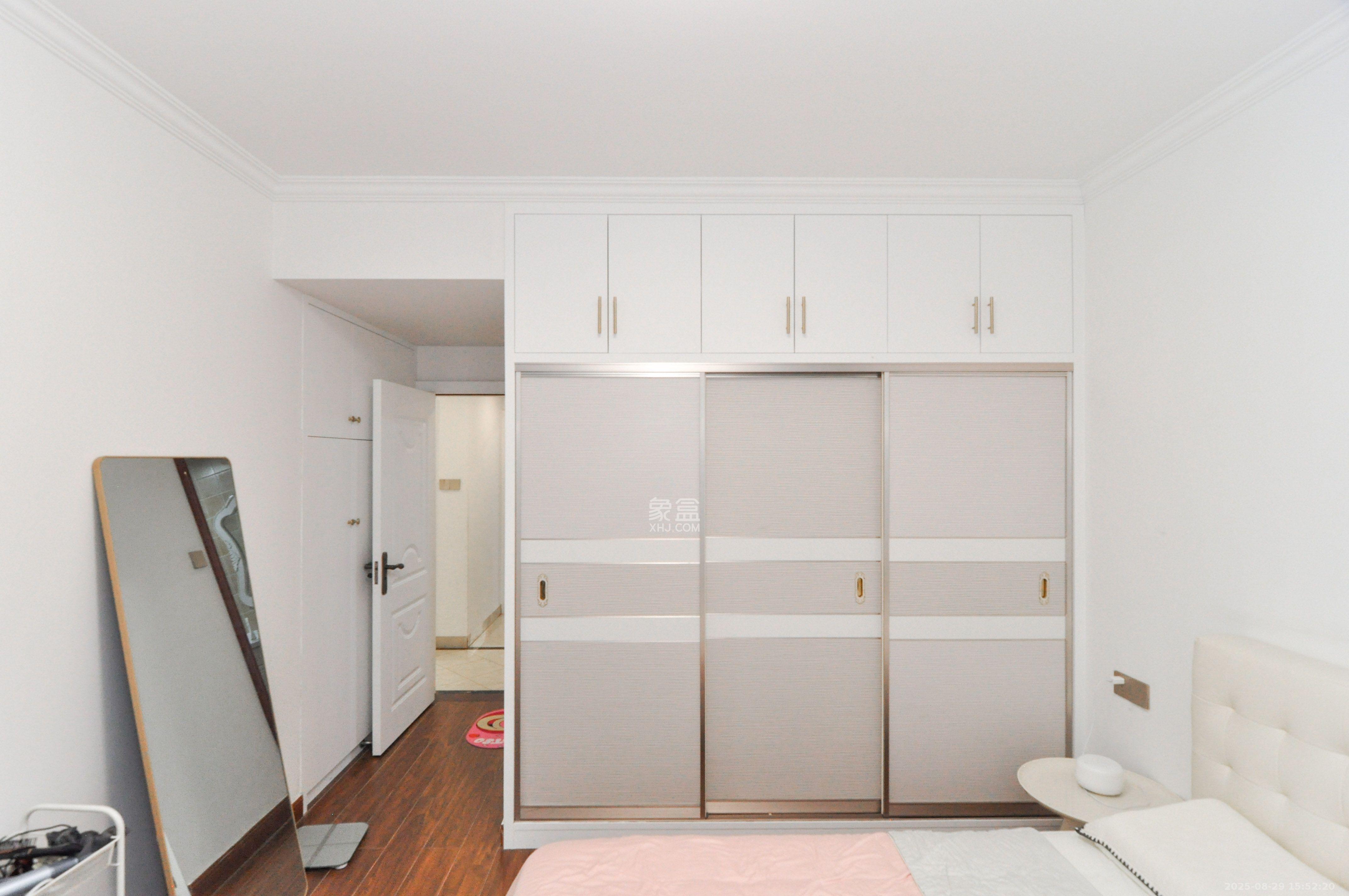 卓越浅水湾  4室2厅2卫    3400.0元/月 卓越浅水湾  4室2厅2卫    3400.0元/月室内图