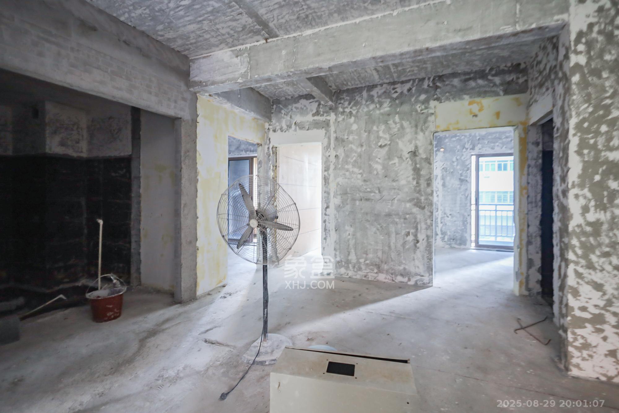 世茂铂翠湾二期 4室2厅2卫 200.0万 世茂铂翠湾二期 4室2厅2卫 200.0万其他