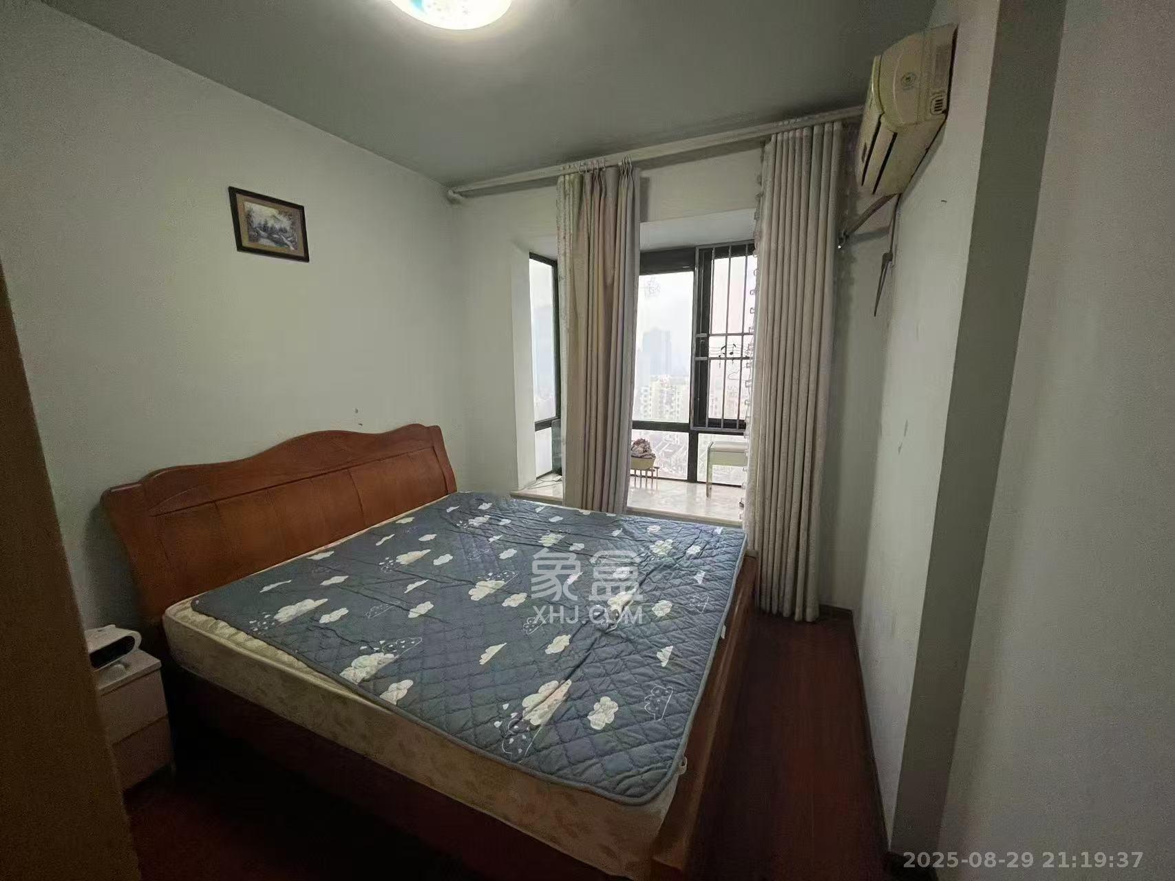 上东辛顿公寓 3室2厅2卫 800.0元/月 上东辛顿公寓 3室2厅2卫 800.0元/月室内图