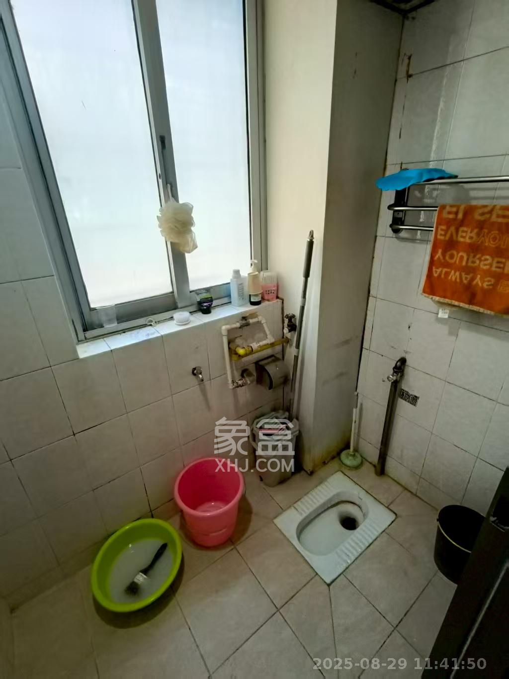 桐荫里社区 2室1厅1卫 1800.0元/月 桐荫里社区 2室1厅1卫 1800.0元/月室内图