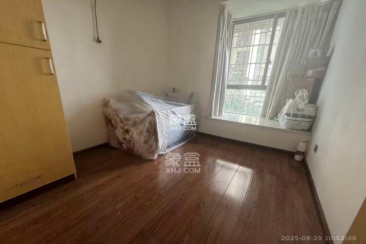 城南故事家园  3室1厅1卫    2100.0元/月 城南故事家园  3室1厅1卫    2100.0元/月室内图