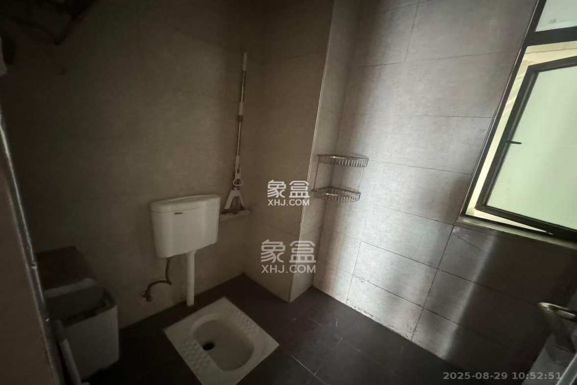 城南故事家园  3室1厅1卫    2100.0元/月 城南故事家园  3室1厅1卫    2100.0元/月室内图