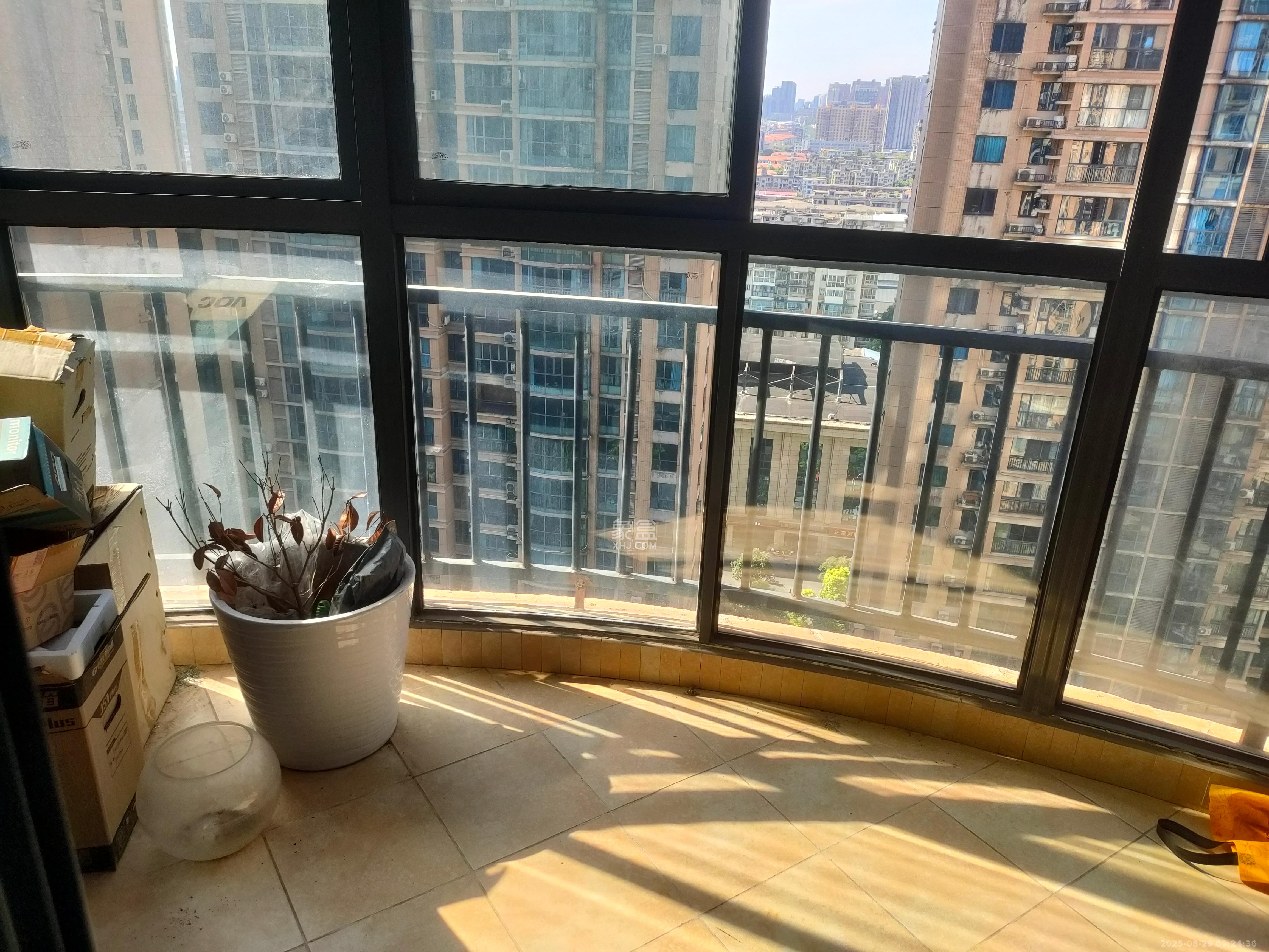 融圣国际  3室2厅2卫    3500.0元/月室内图