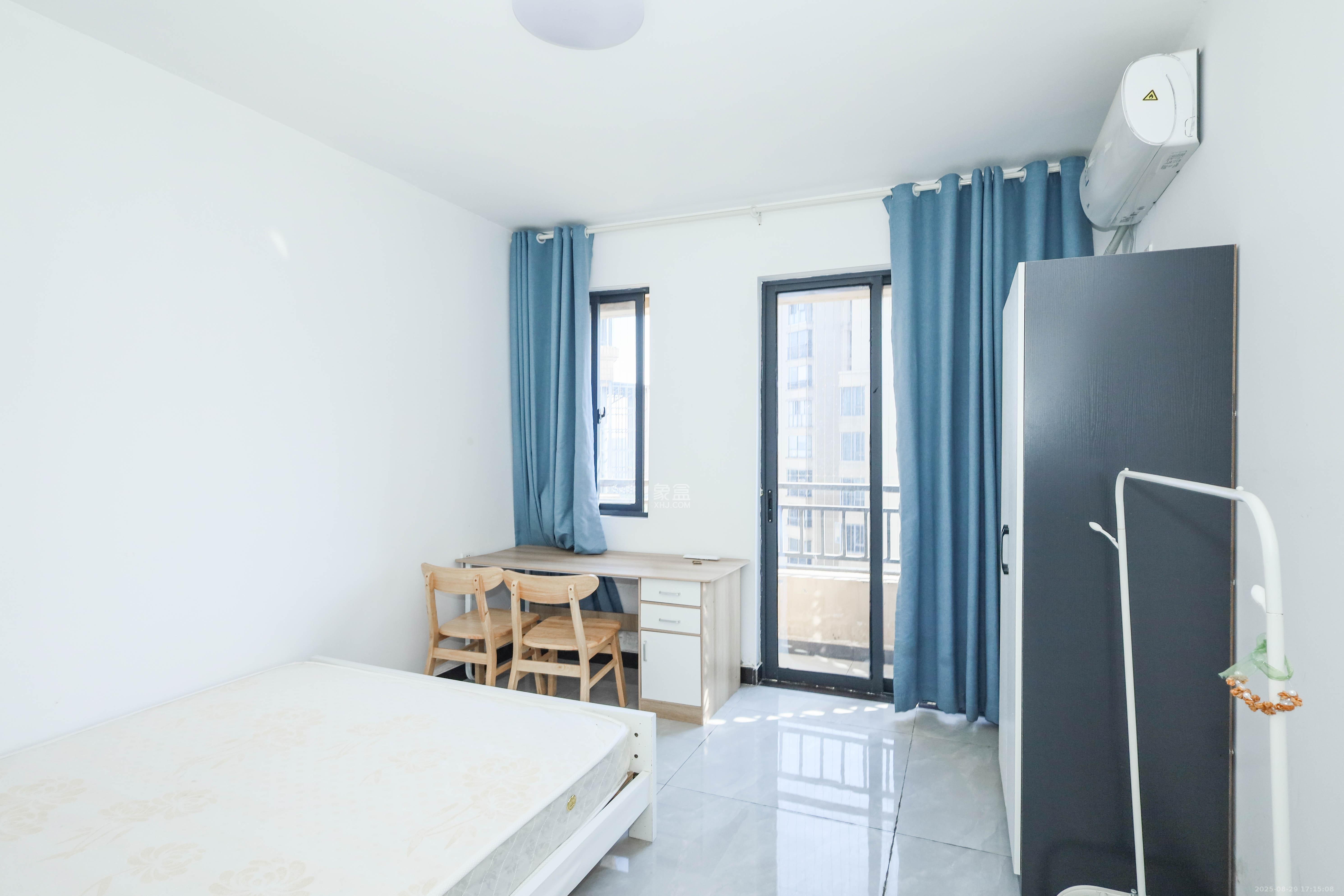 保利麓谷林语B区  3室2厅2卫    110.0万卧室