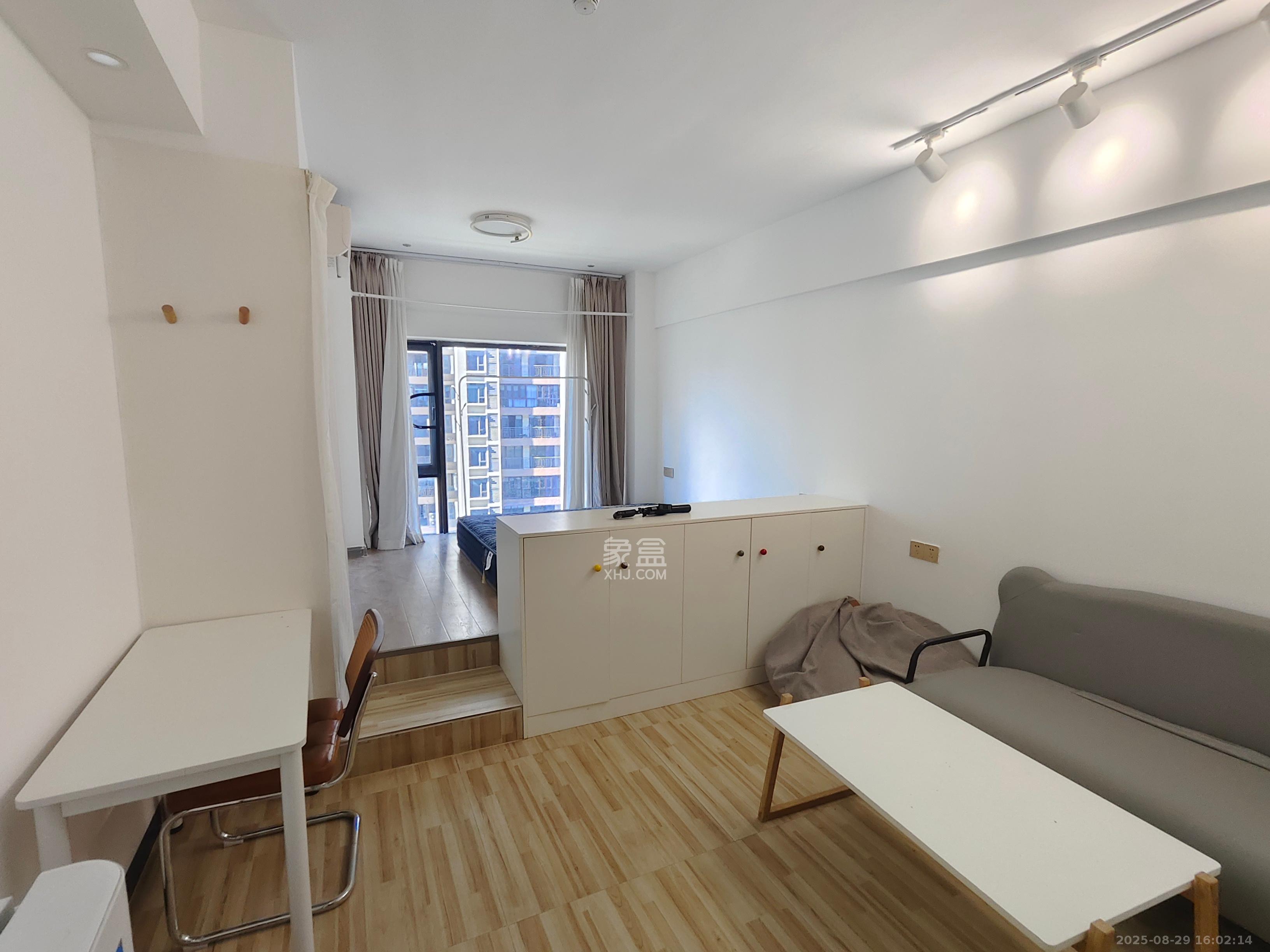 佳兆业云顶梅溪湖(佳兆业梅溪荟) 1室1厅1卫 1600.0元/月 佳兆业云顶梅溪湖(佳兆业梅溪荟) 1室1厅1卫 1600.0元/月室内图