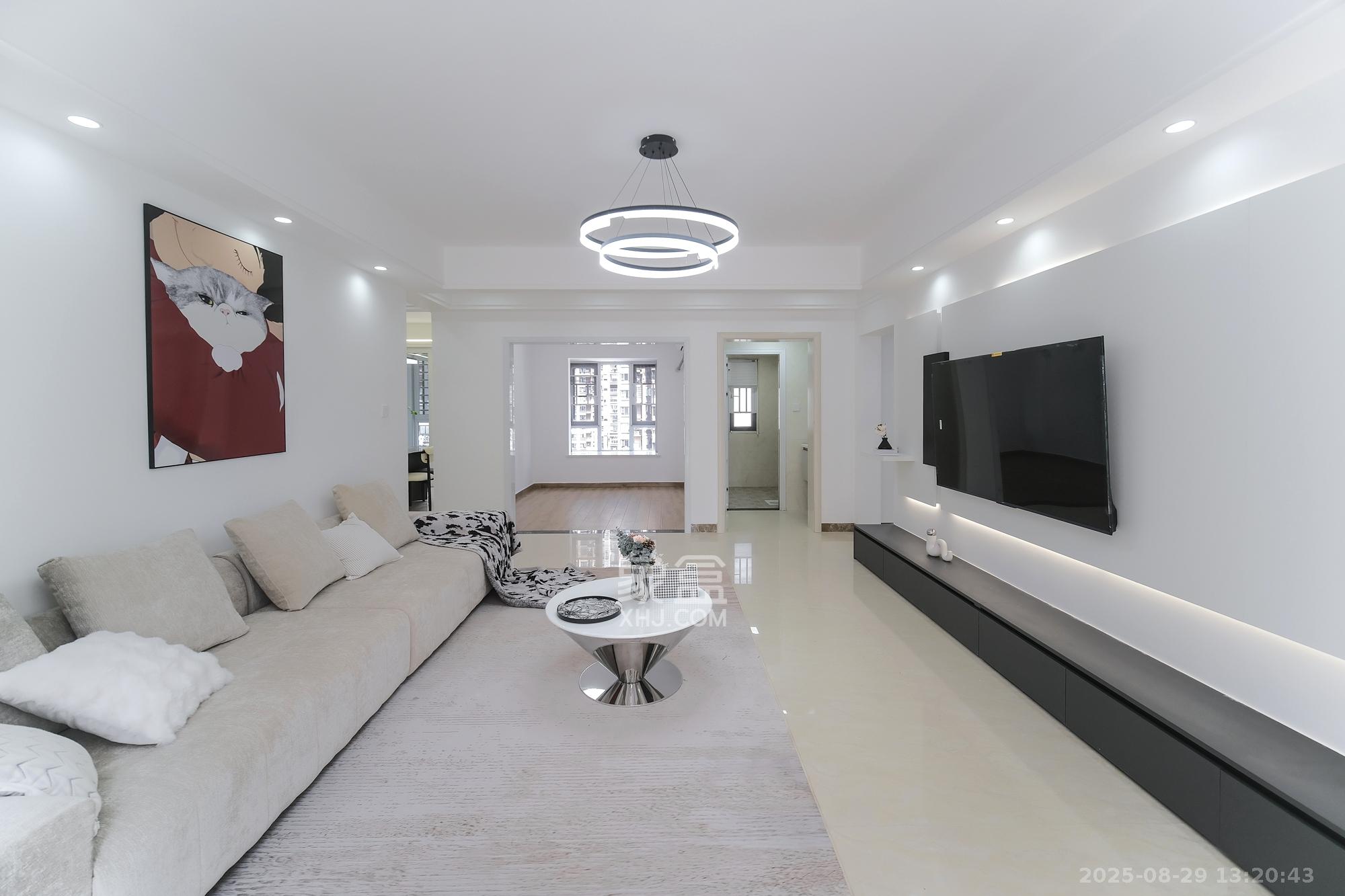 荣盛花语城 4室2厅2卫 98.8万 荣盛花语城 4室2厅2卫 98.8万客厅