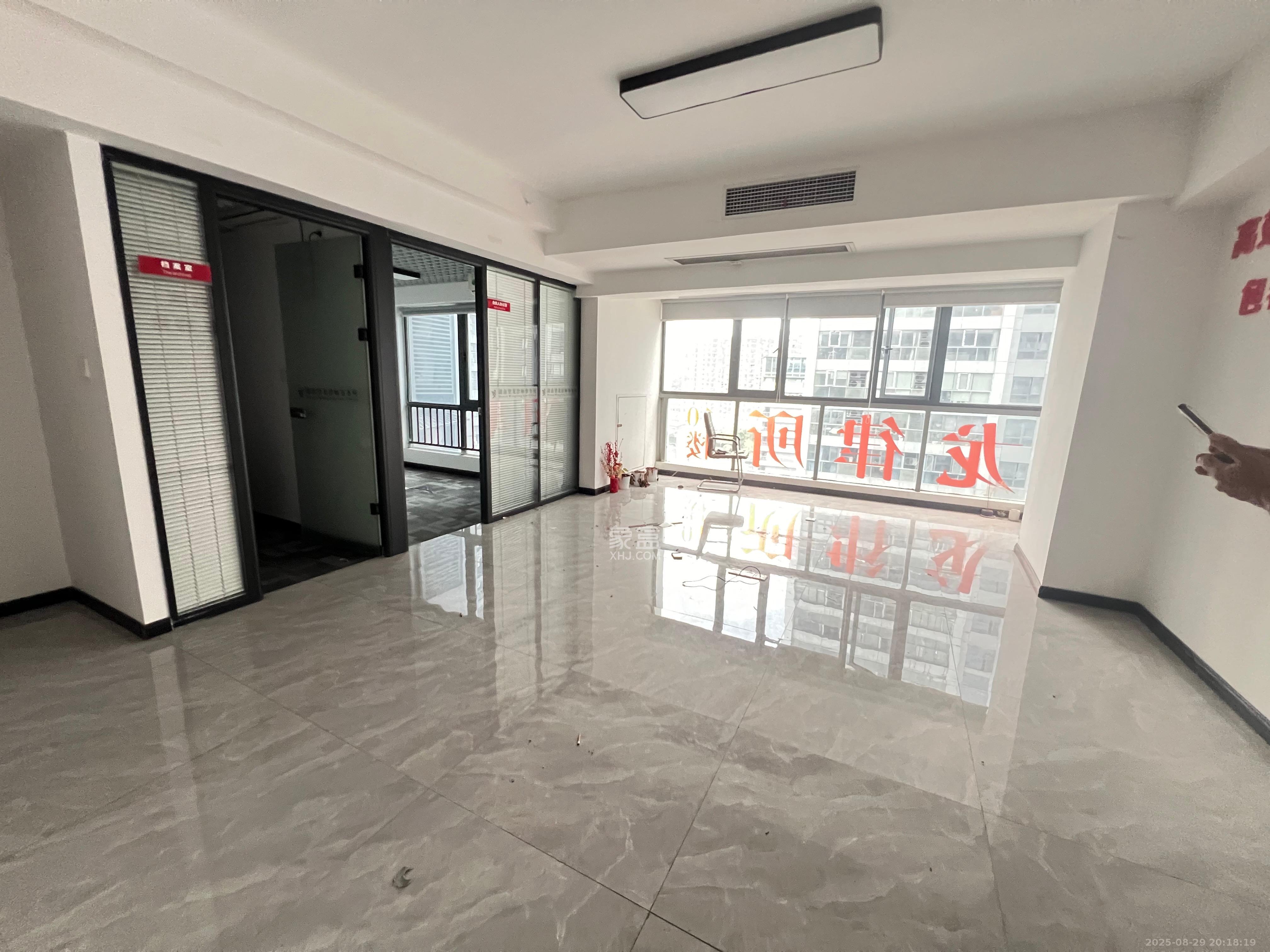 复地星光天地 1室1厅1卫 4500.0元/月 复地星光天地 1室1厅1卫 4500.0元/月室内图