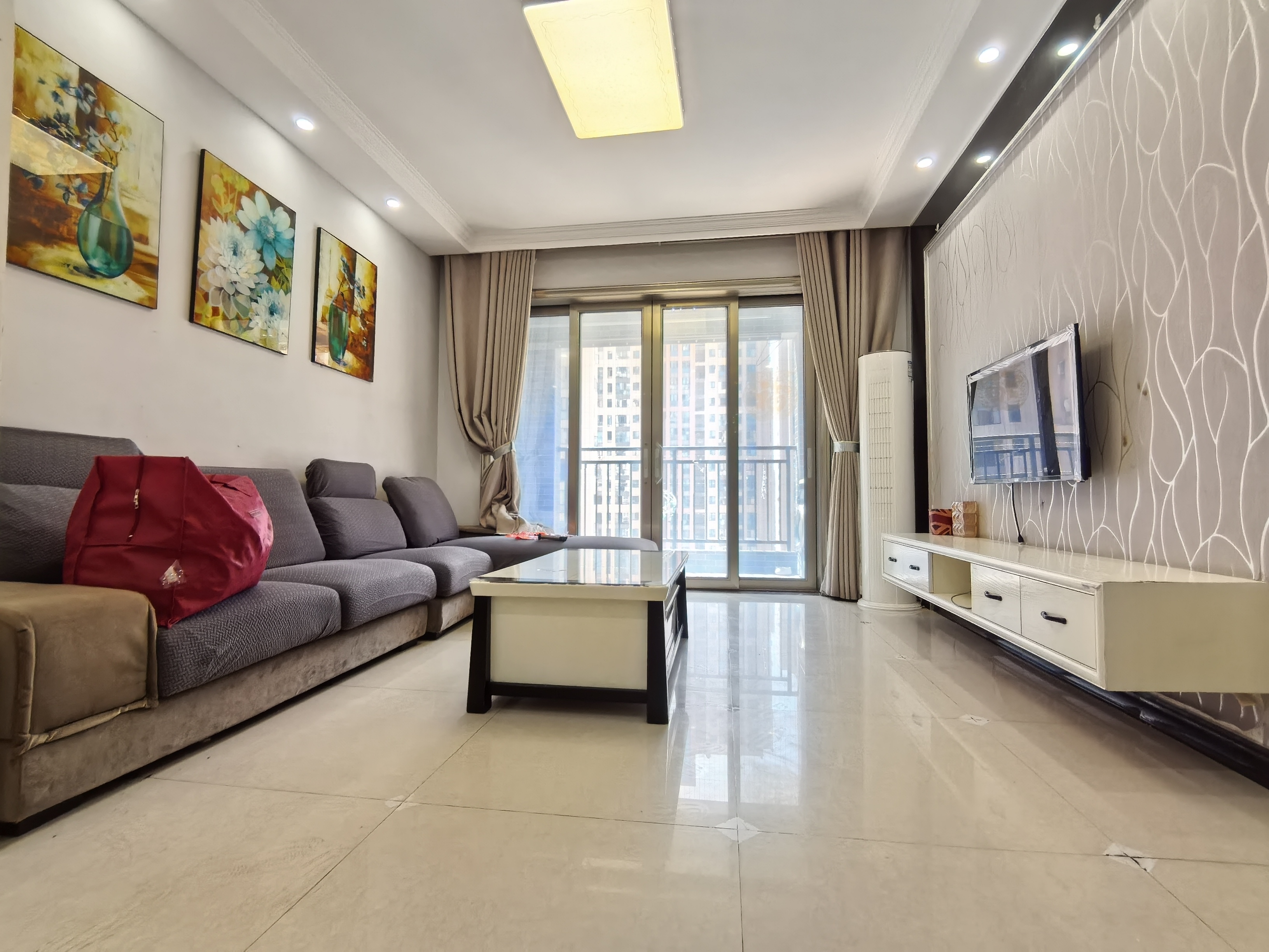 百弘学府城 3室2厅2卫 1800.0元/月 百弘学府城 3室2厅2卫 1800.0元/月室内图