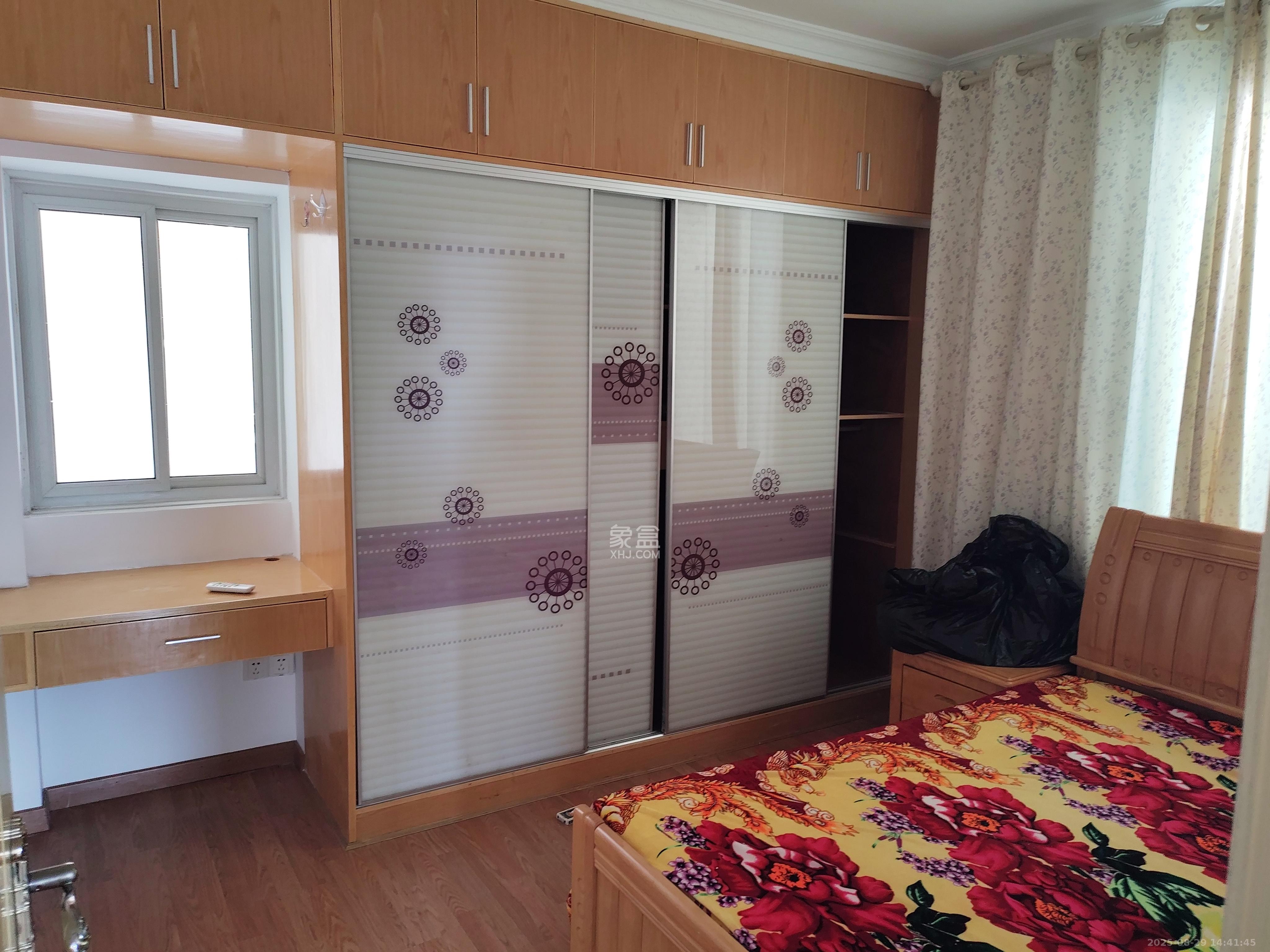 都市馨园  2室2厅1卫    2000.0元/月 都市馨园  2室2厅1卫    2000.0元/月室内图